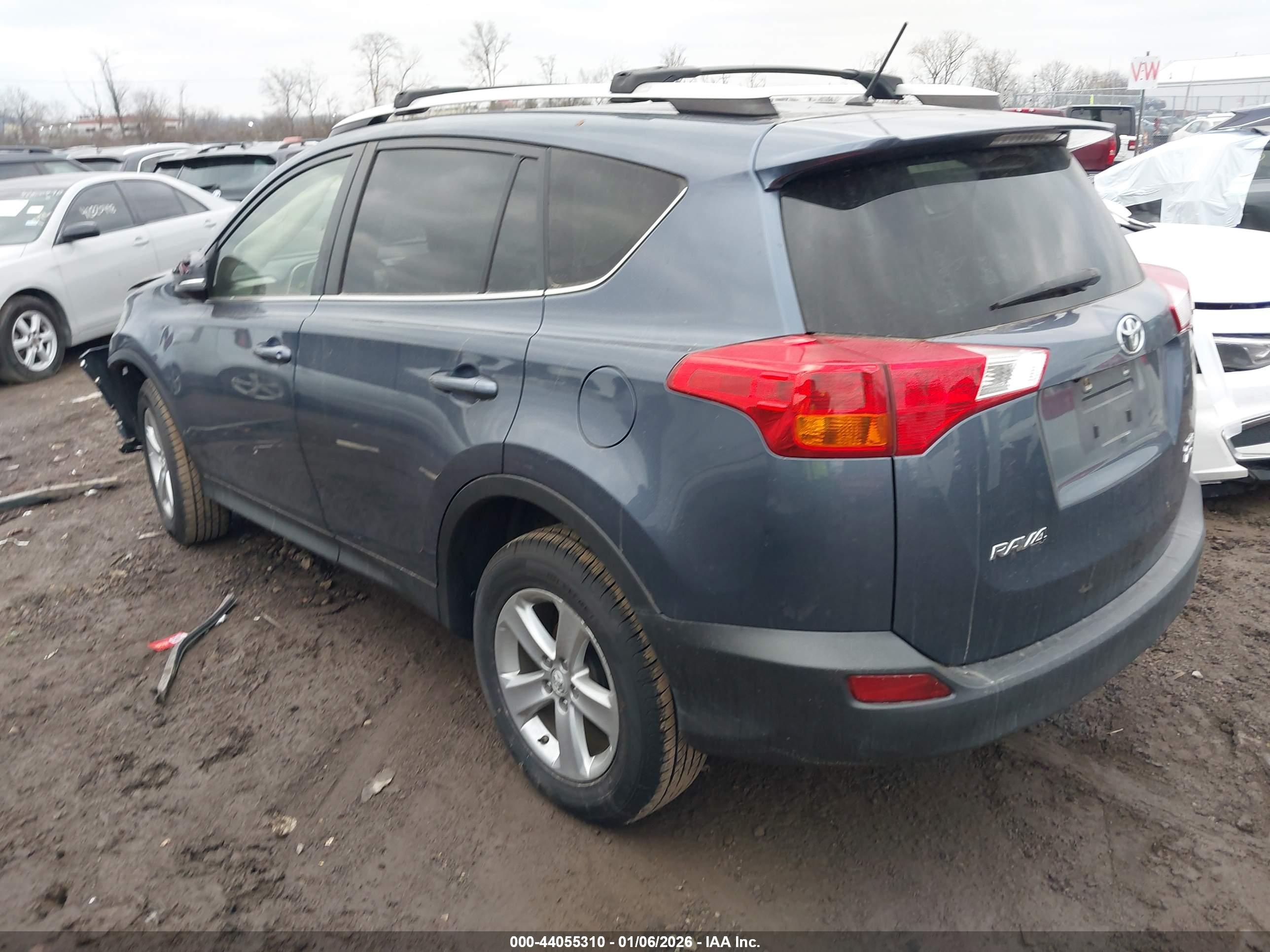 TOYOTA RAV4 image 3