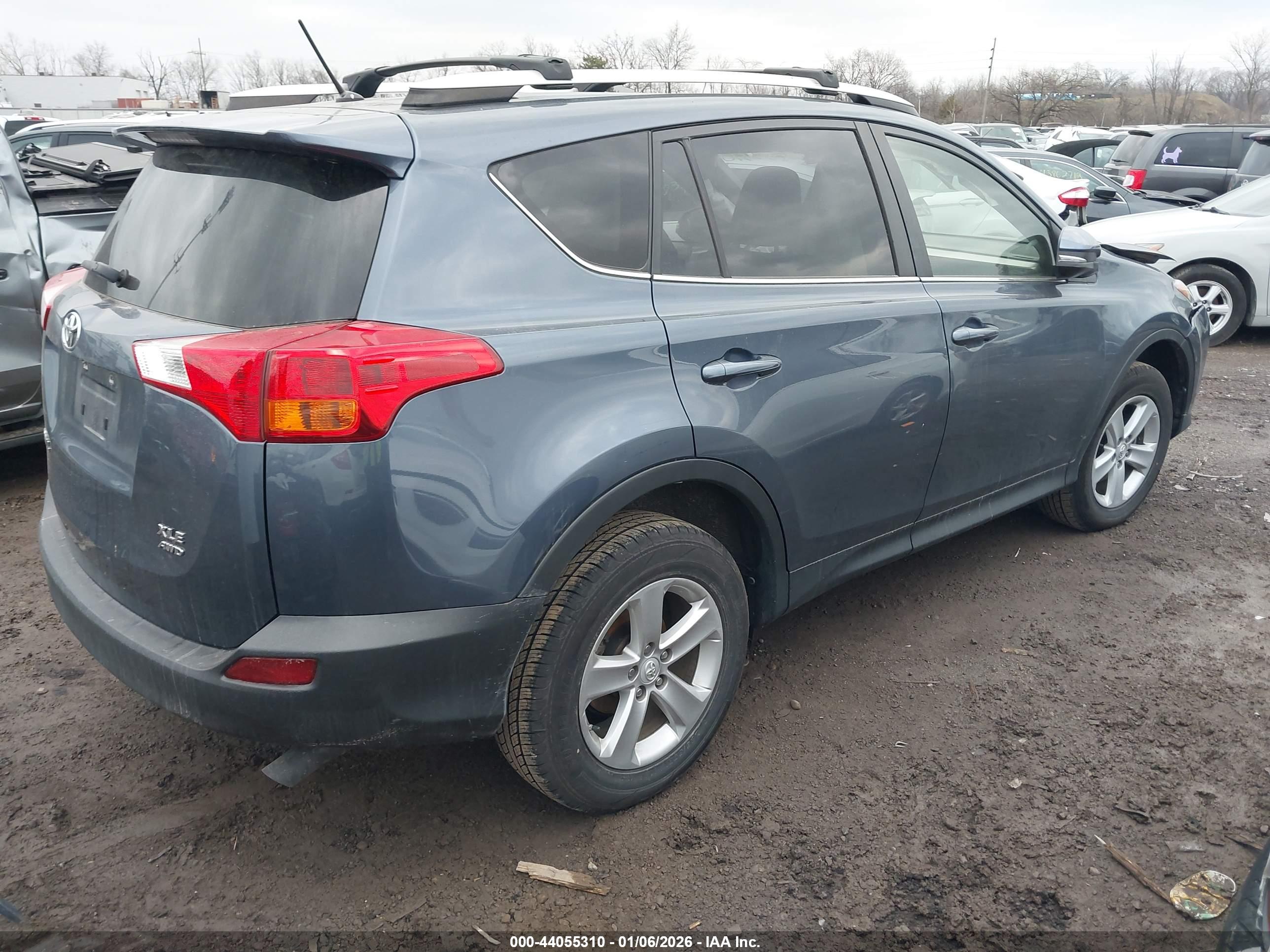 TOYOTA RAV4 image 4