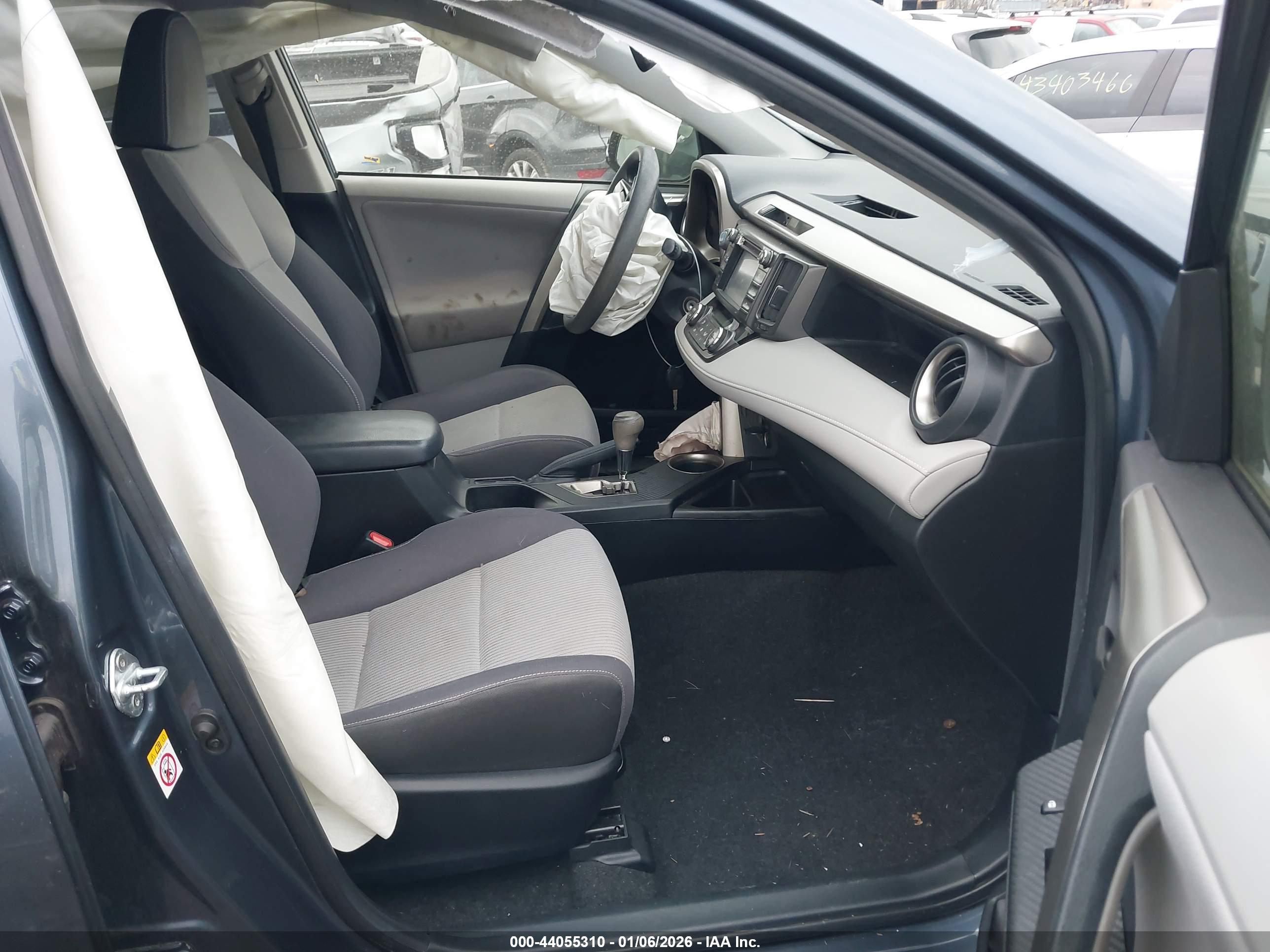 TOYOTA RAV4 image 5