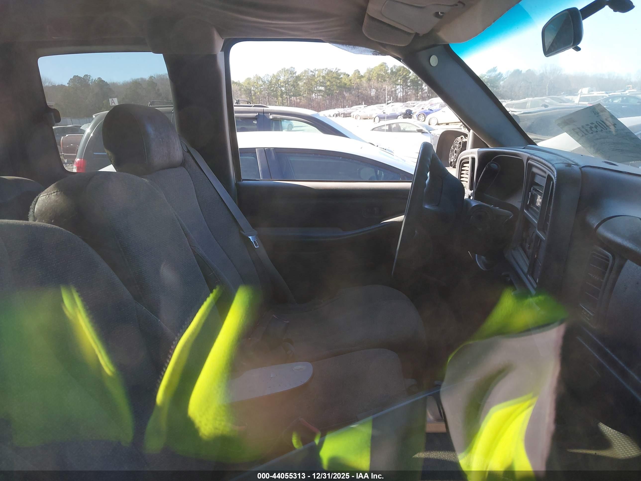 CHEVROLET SILVERADO image 5