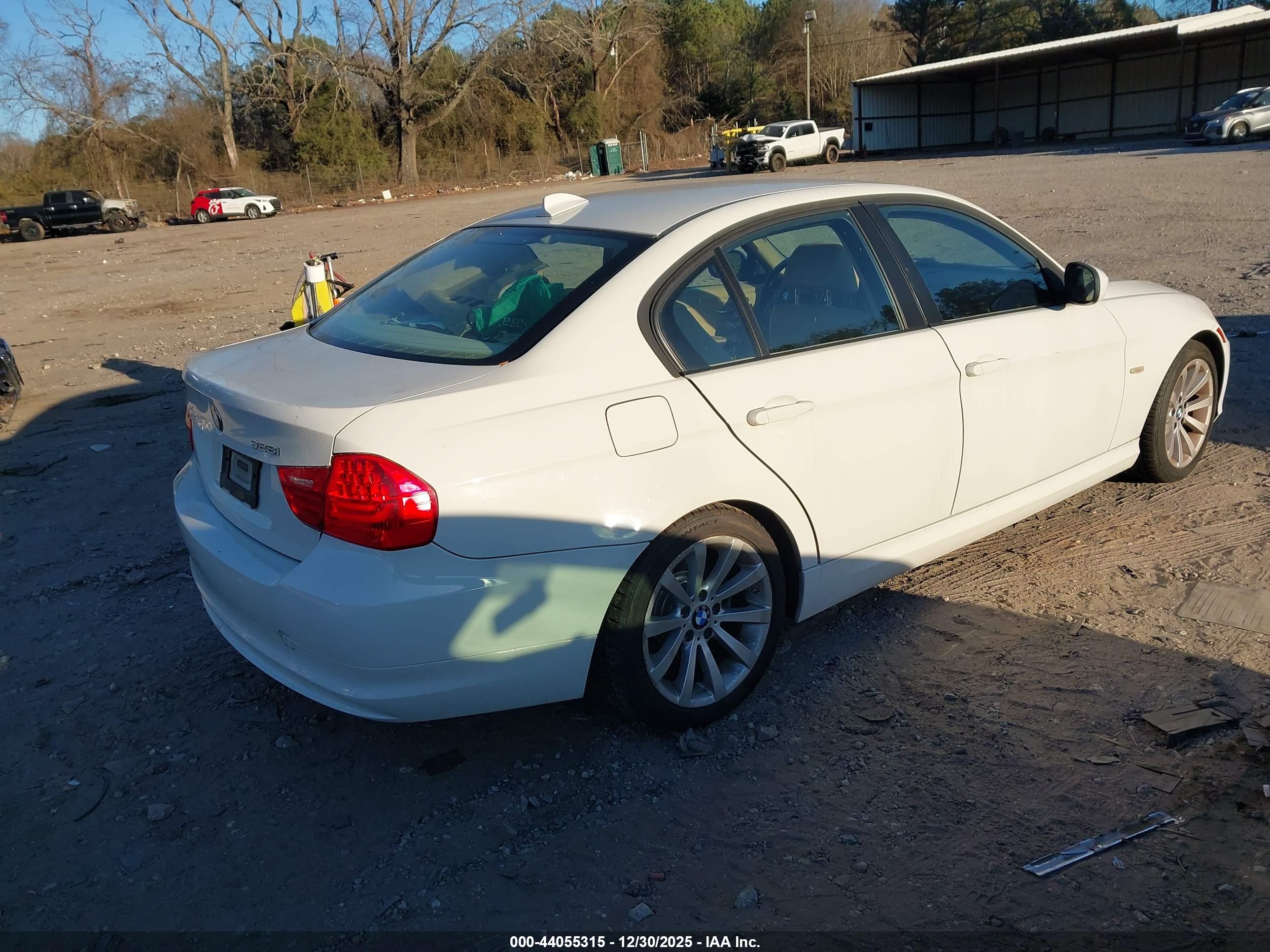 BMW 328I image 4