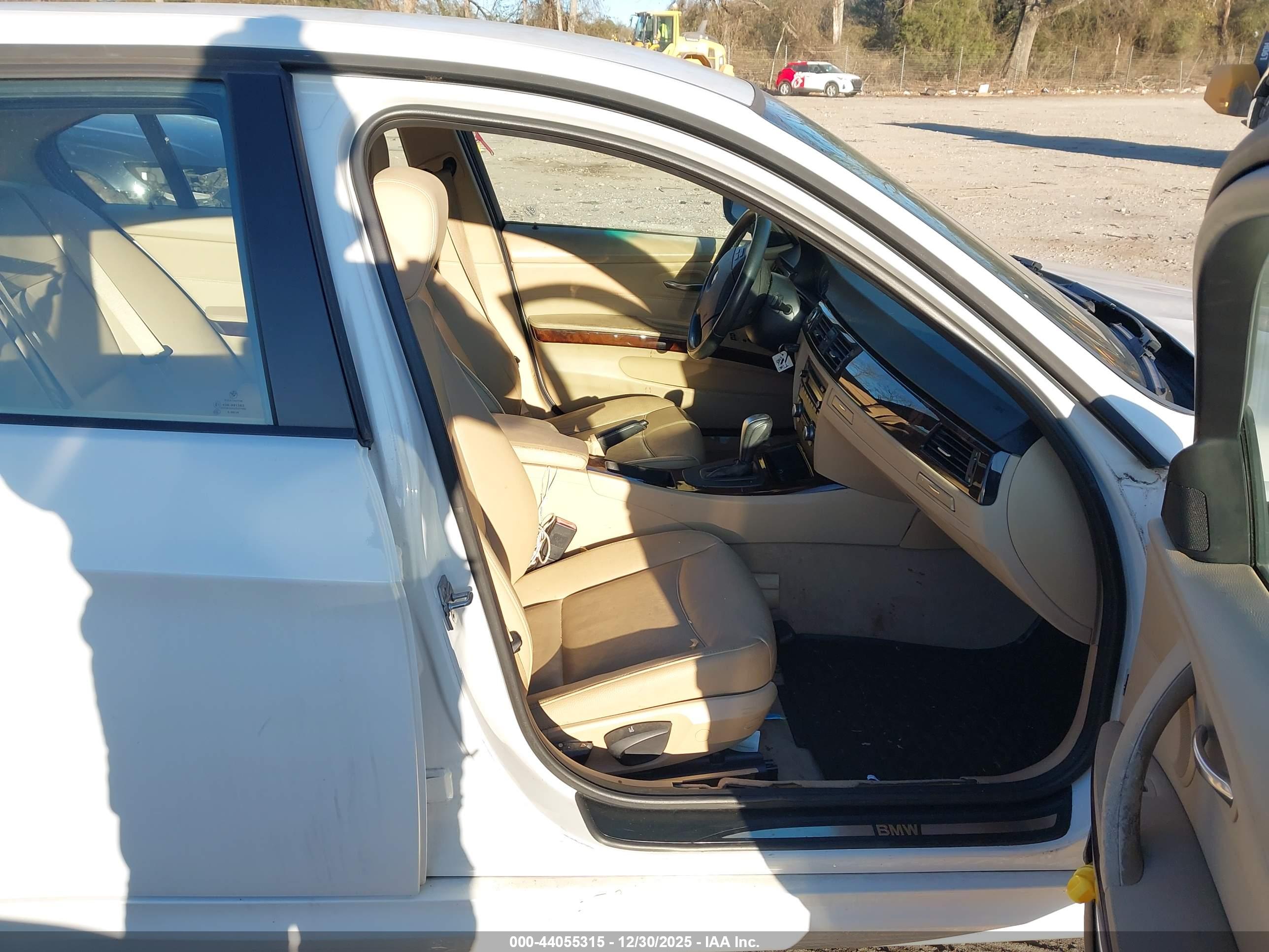 BMW 328I image 5
