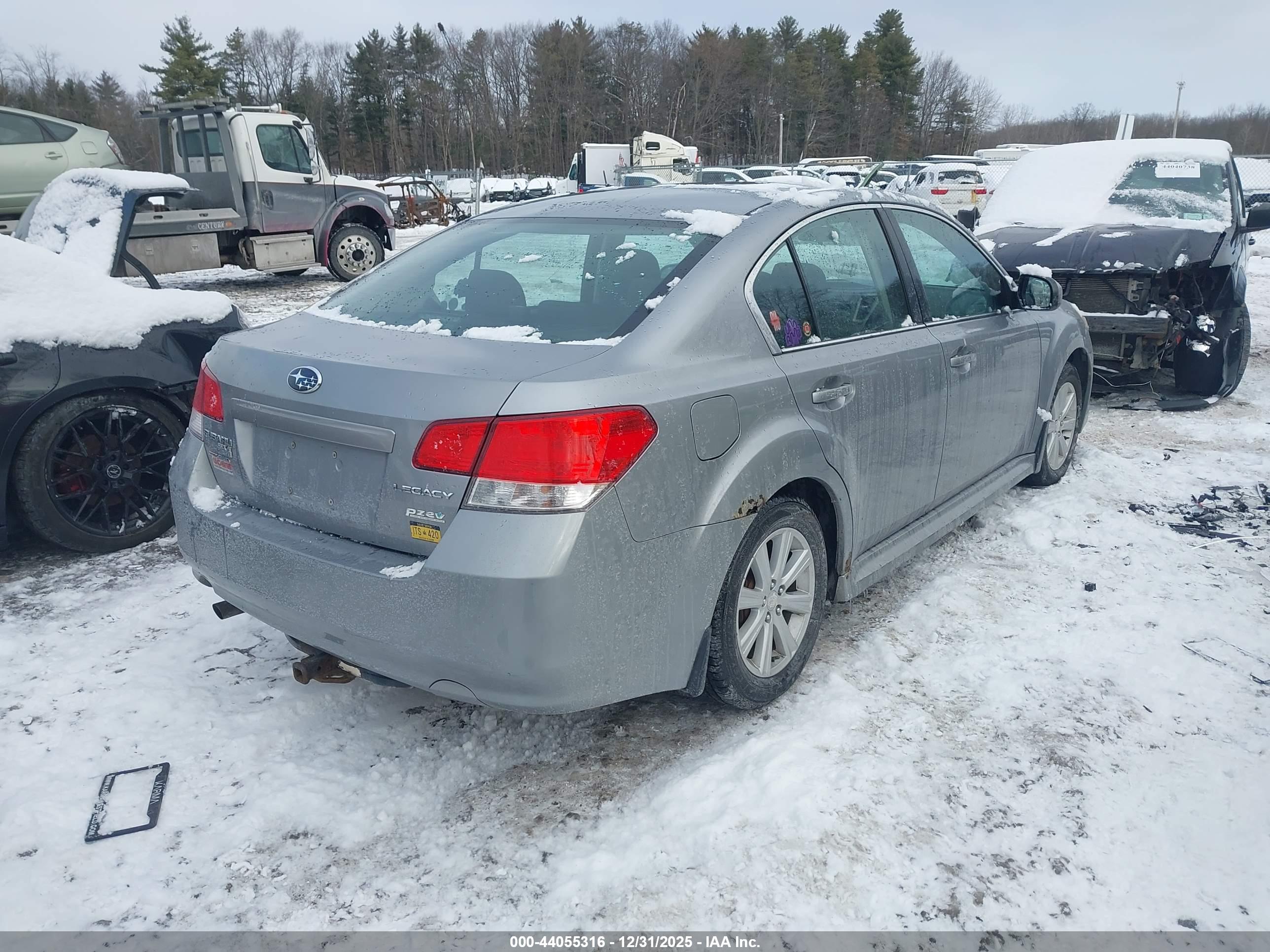 SUBARU LEGACY image 4