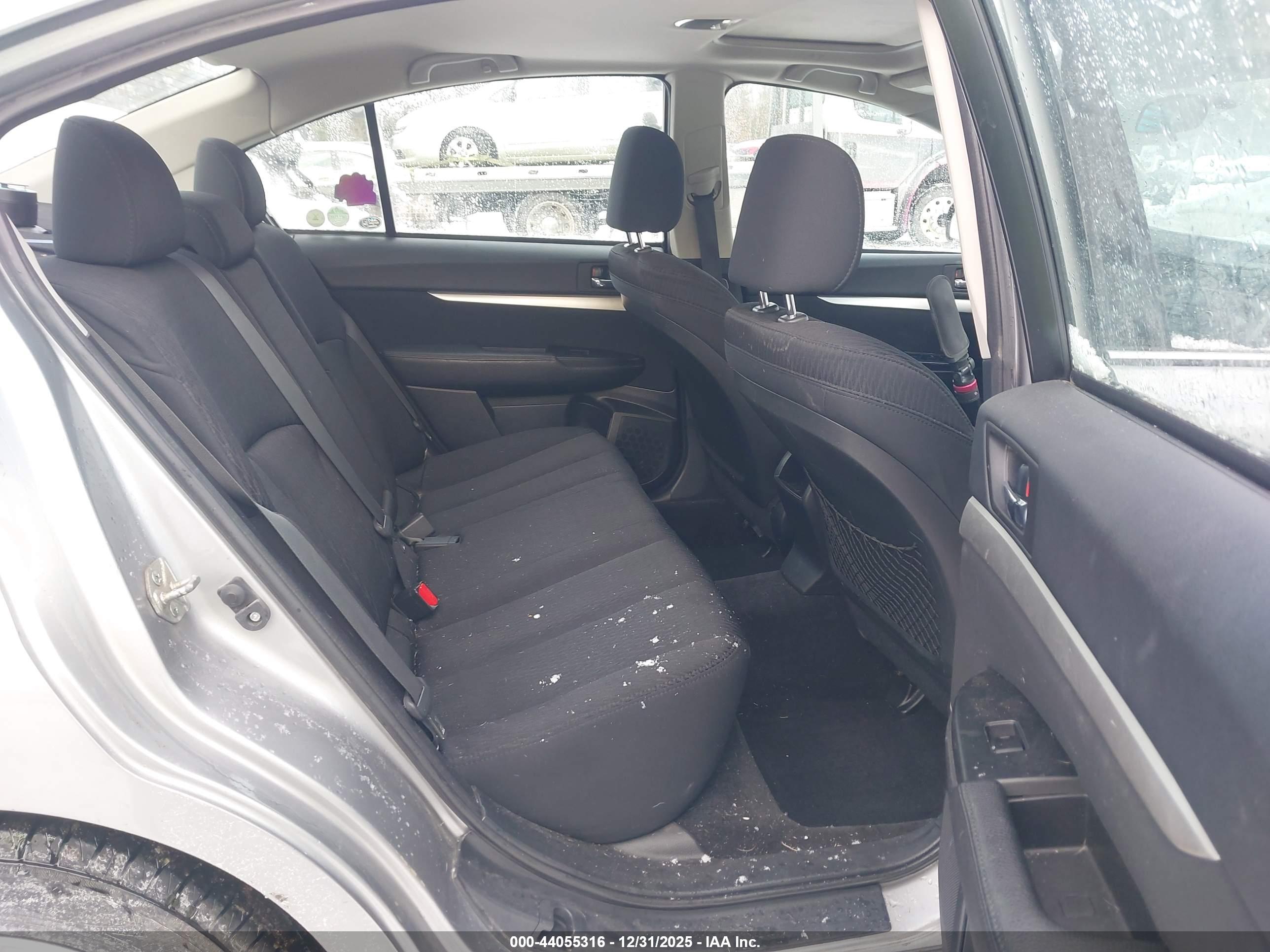 SUBARU LEGACY image 8