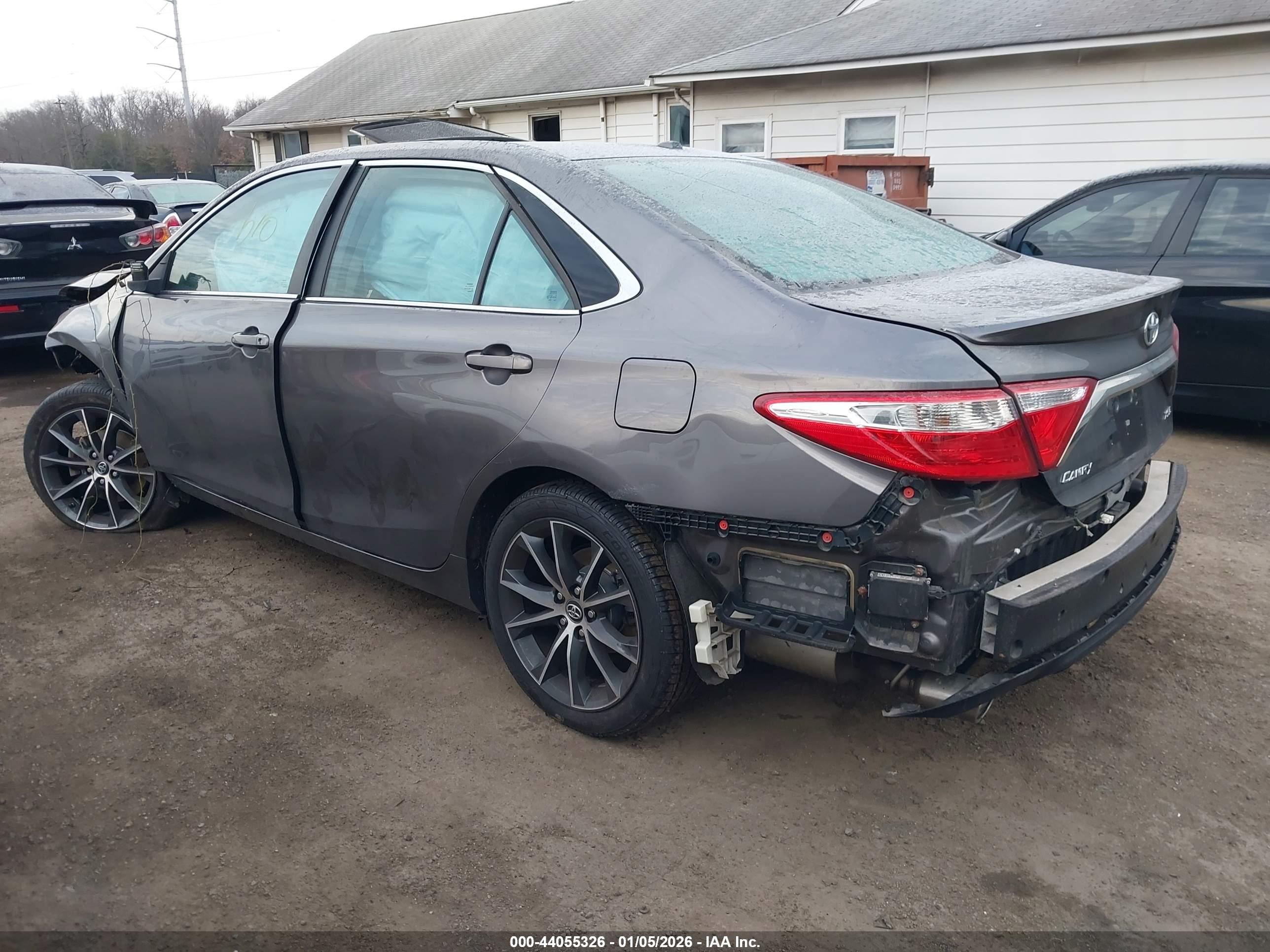 TOYOTA CAMRY image 3