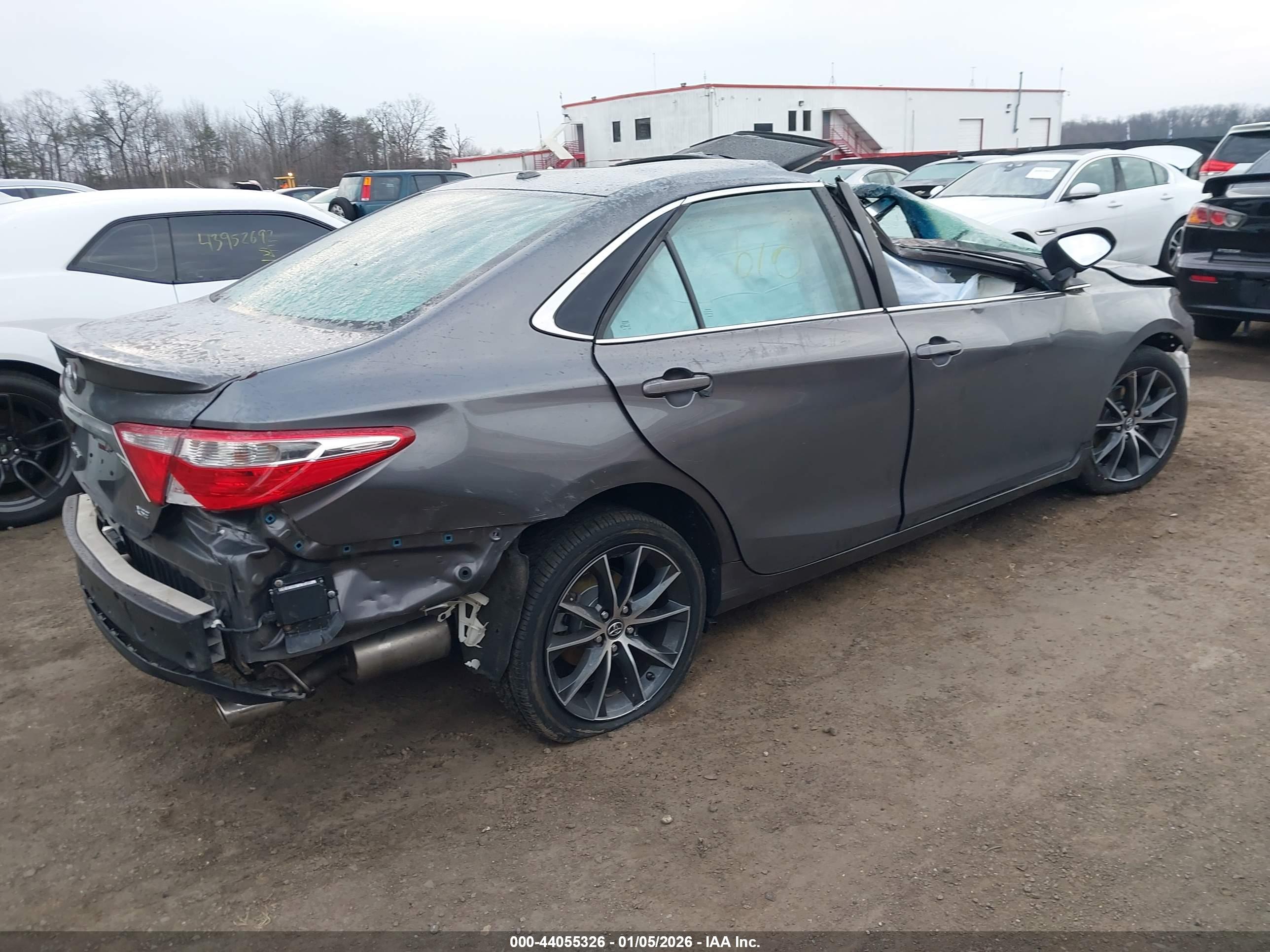 TOYOTA CAMRY image 4