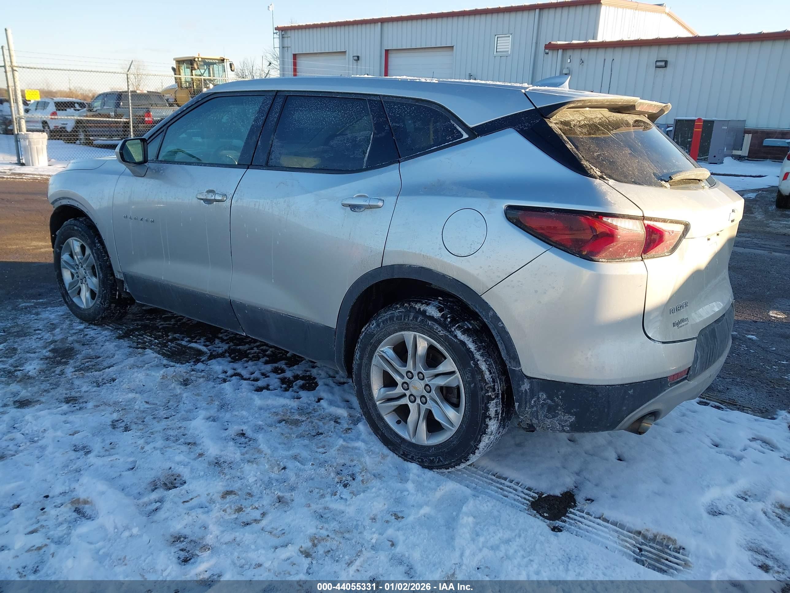 CHEVROLET BLAZER image 3