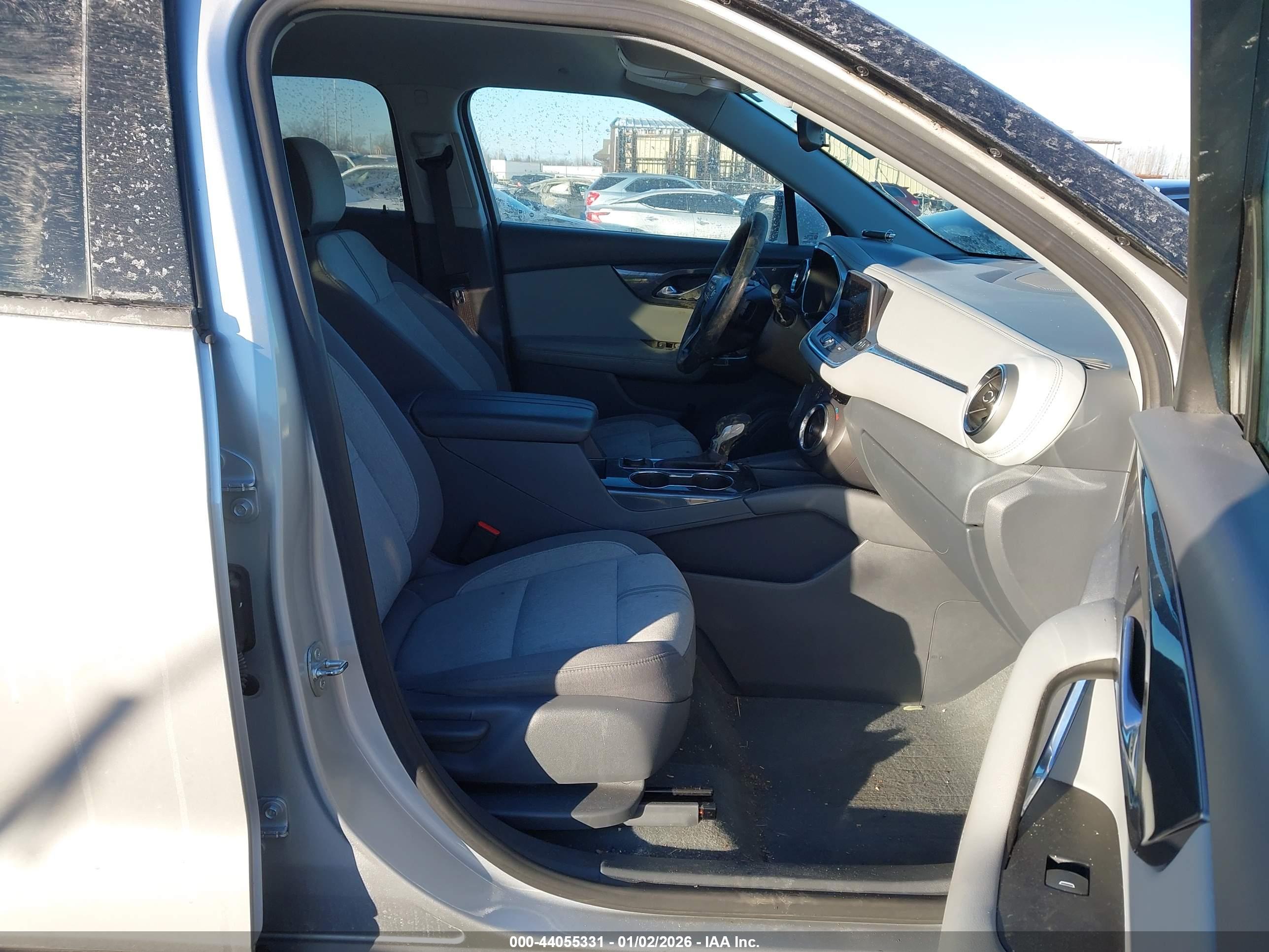 CHEVROLET BLAZER image 5