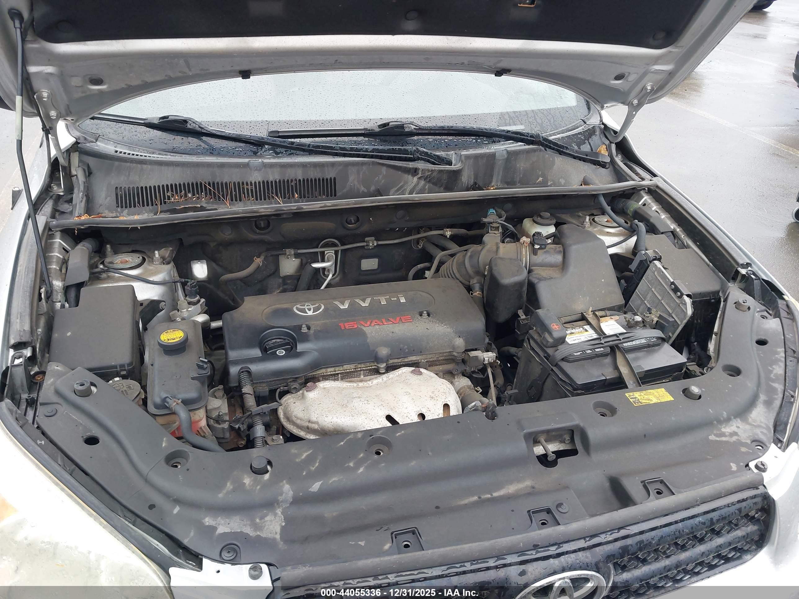 TOYOTA RAV4 image 10