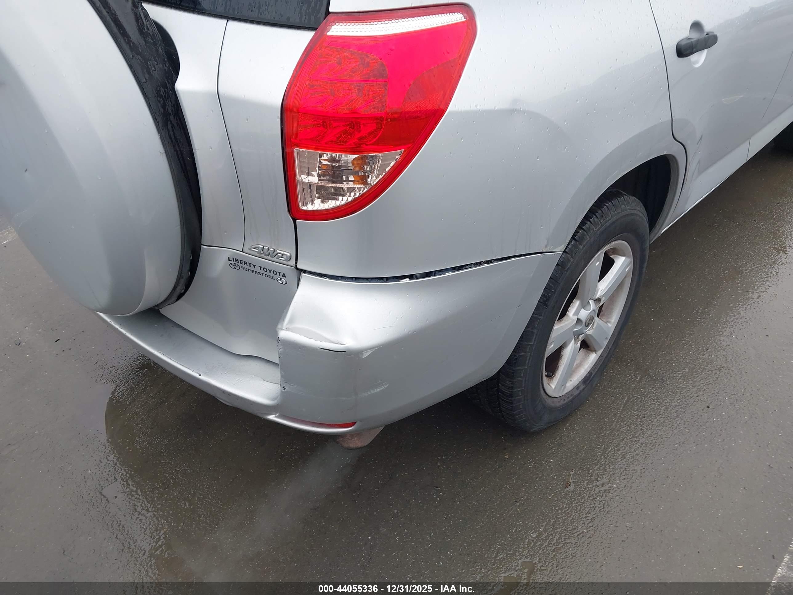 TOYOTA RAV4 image 6