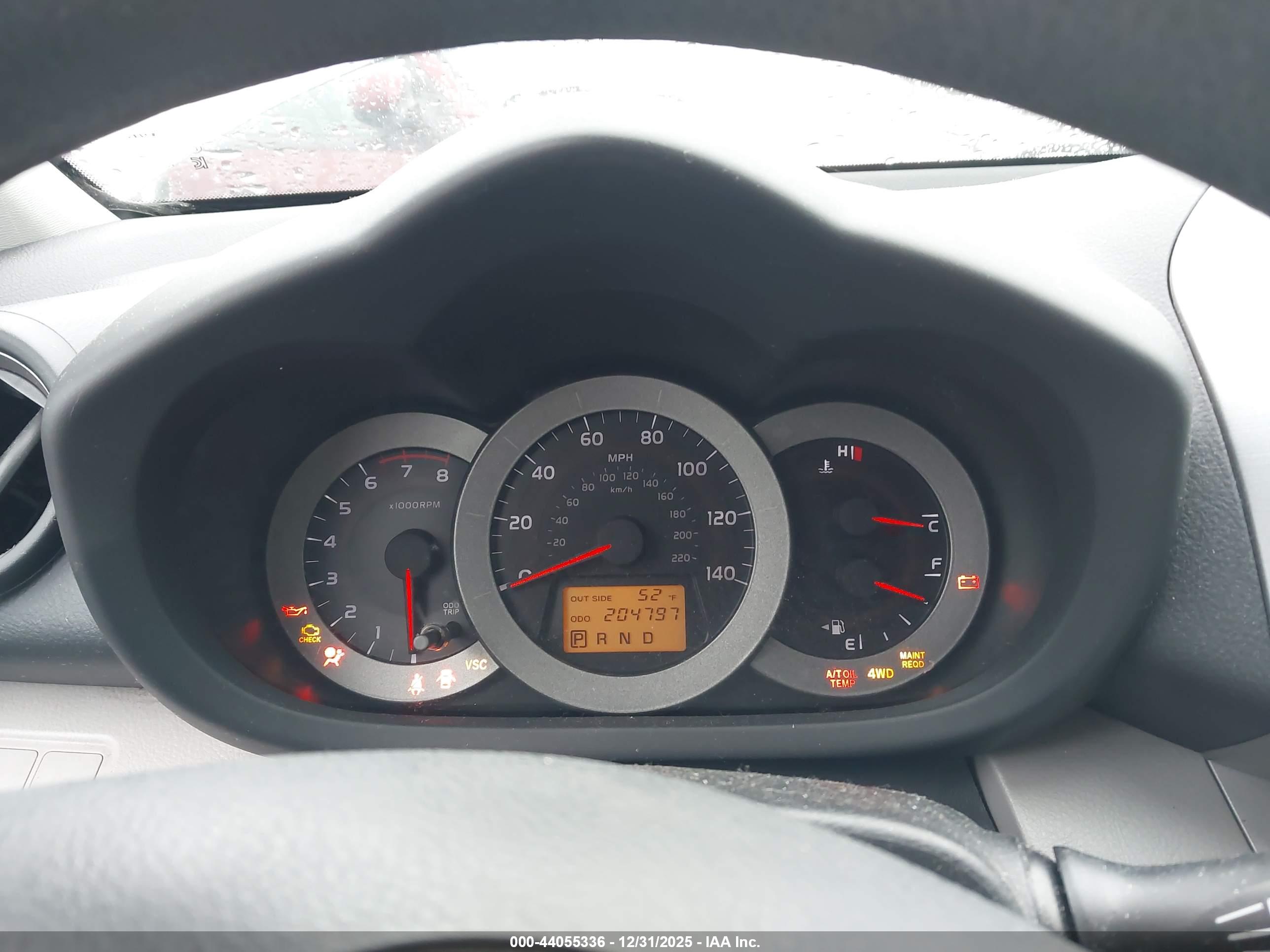 TOYOTA RAV4 image 7