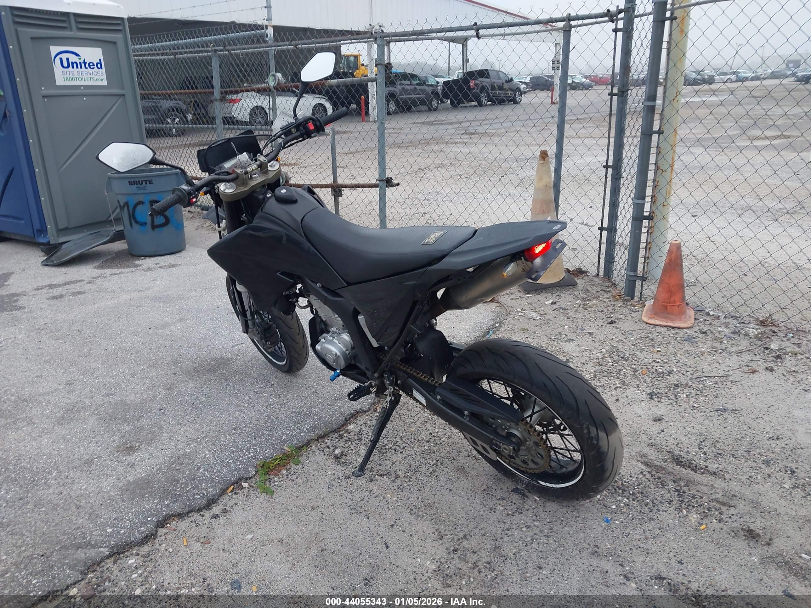 YAMAHA WR250X image 3