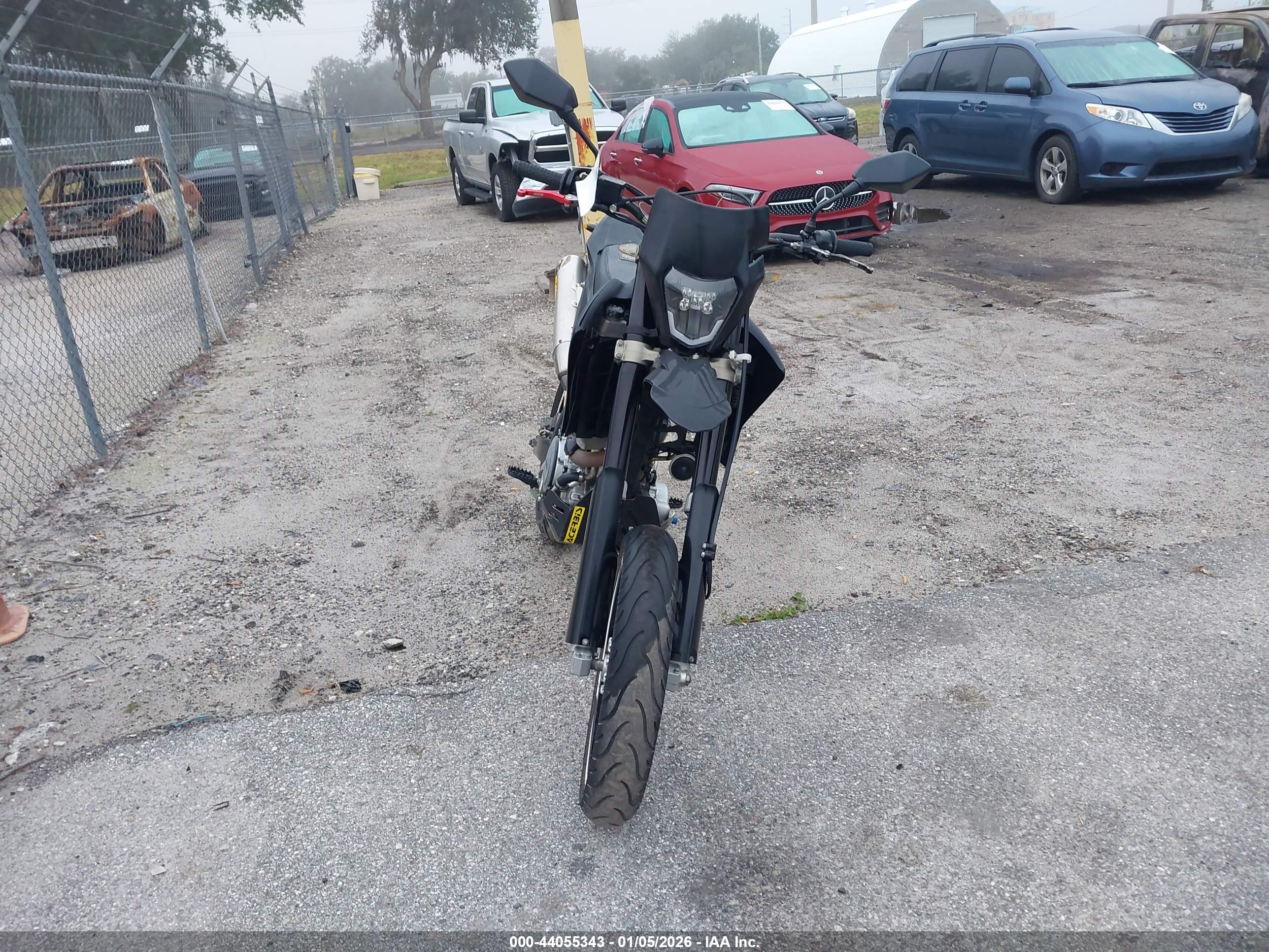 YAMAHA WR250X image 5