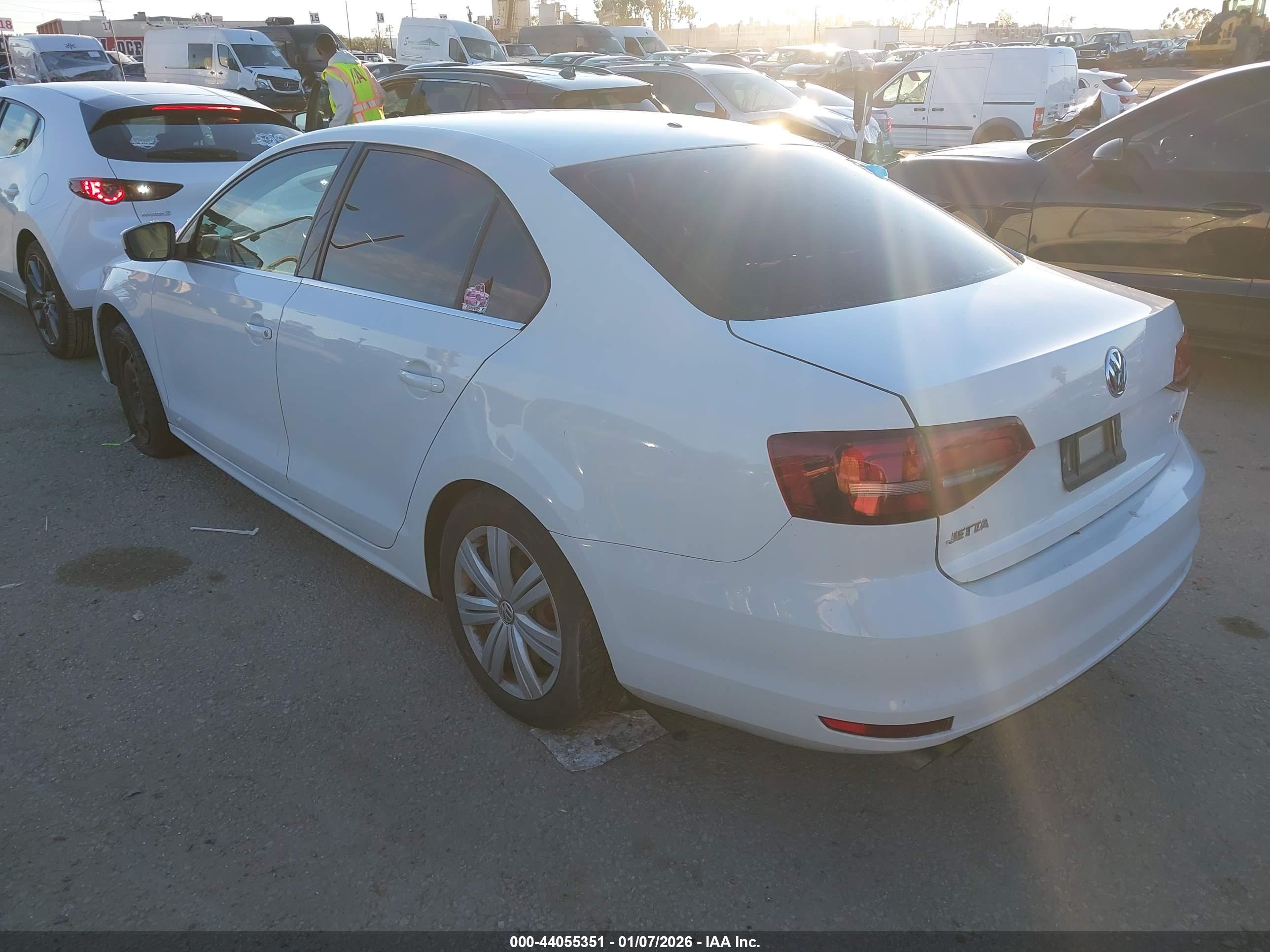 VOLKSWAGEN JETTA image 3
