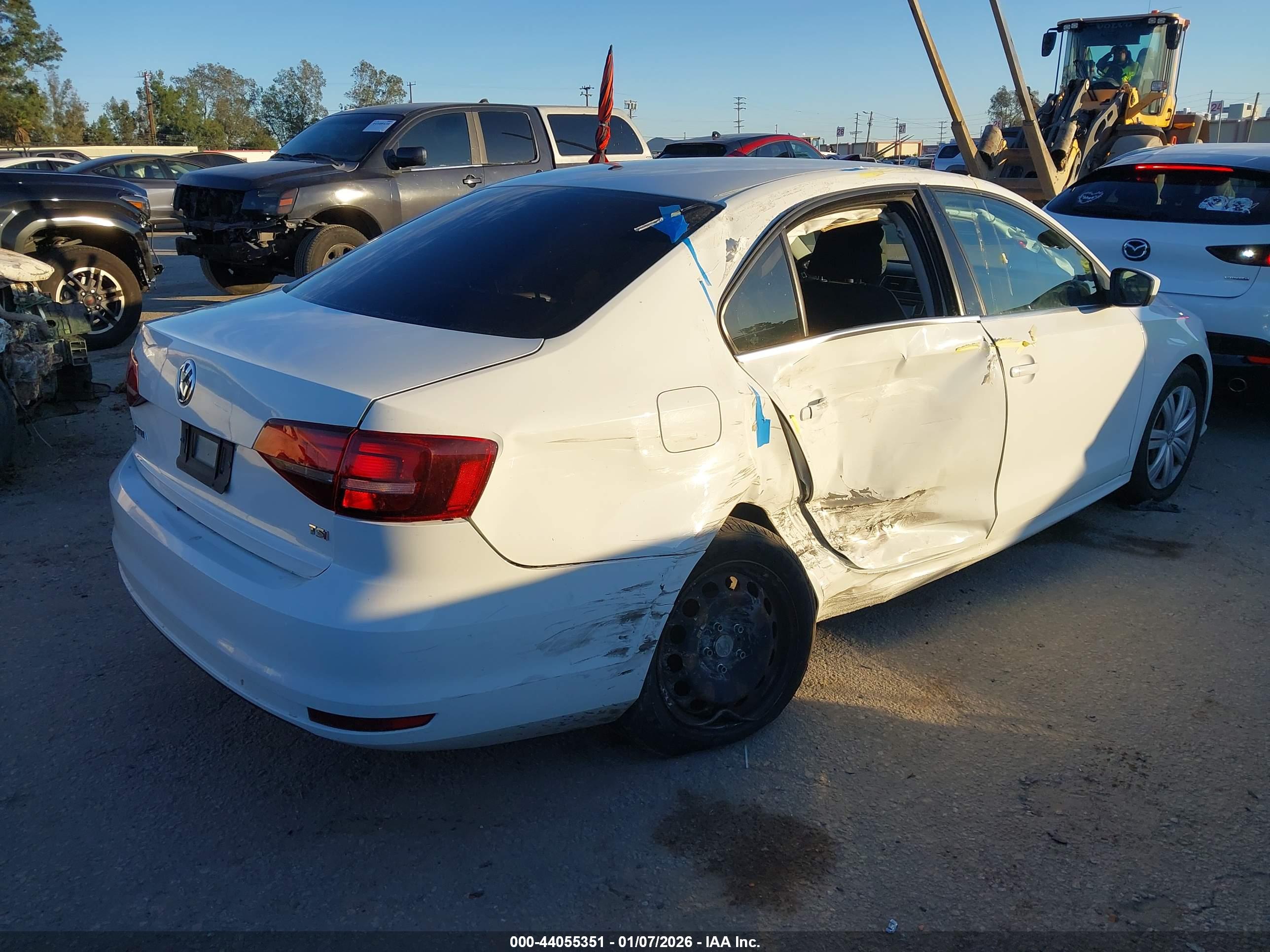 VOLKSWAGEN JETTA image 4