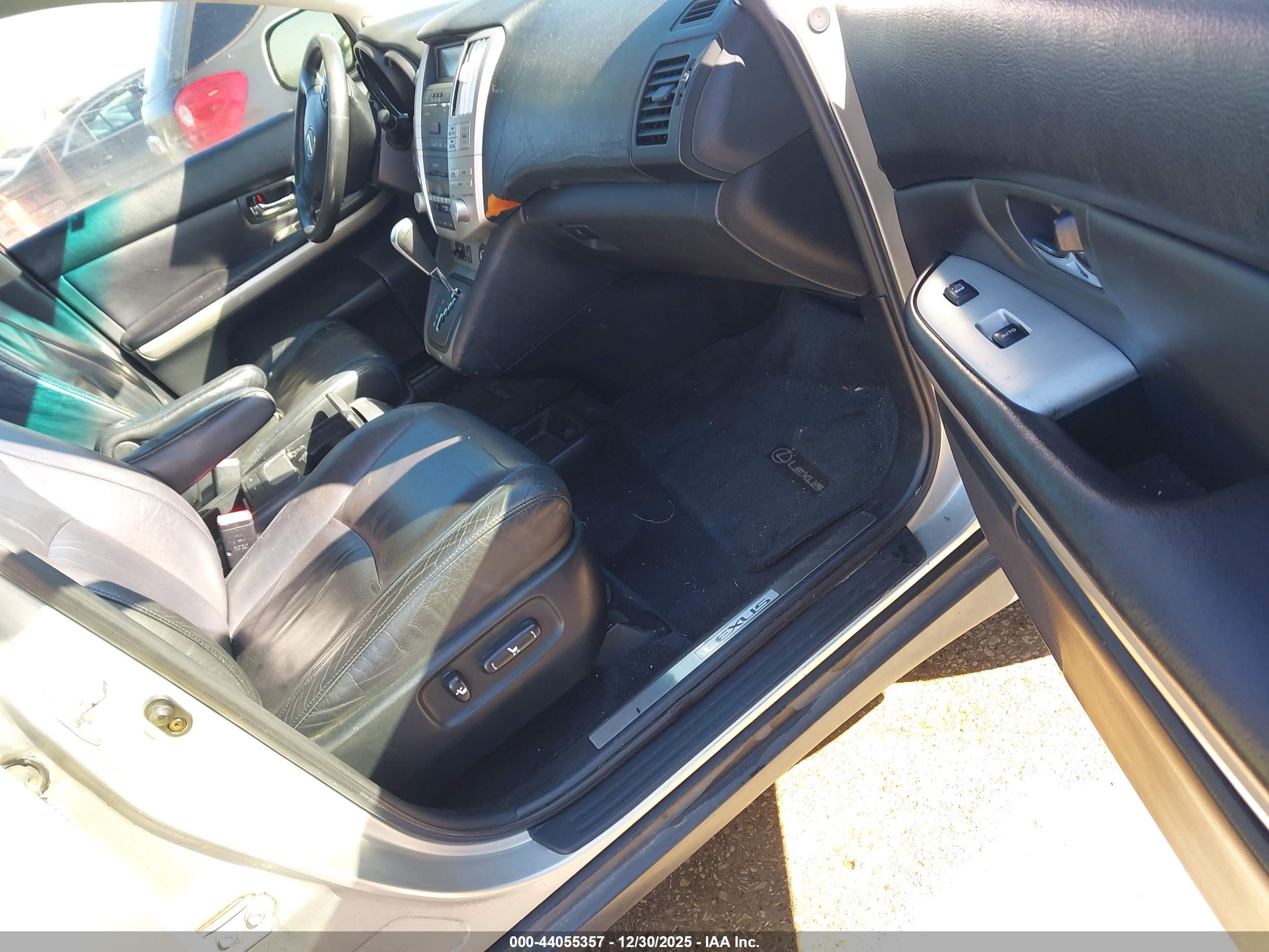 LEXUS RX image 5