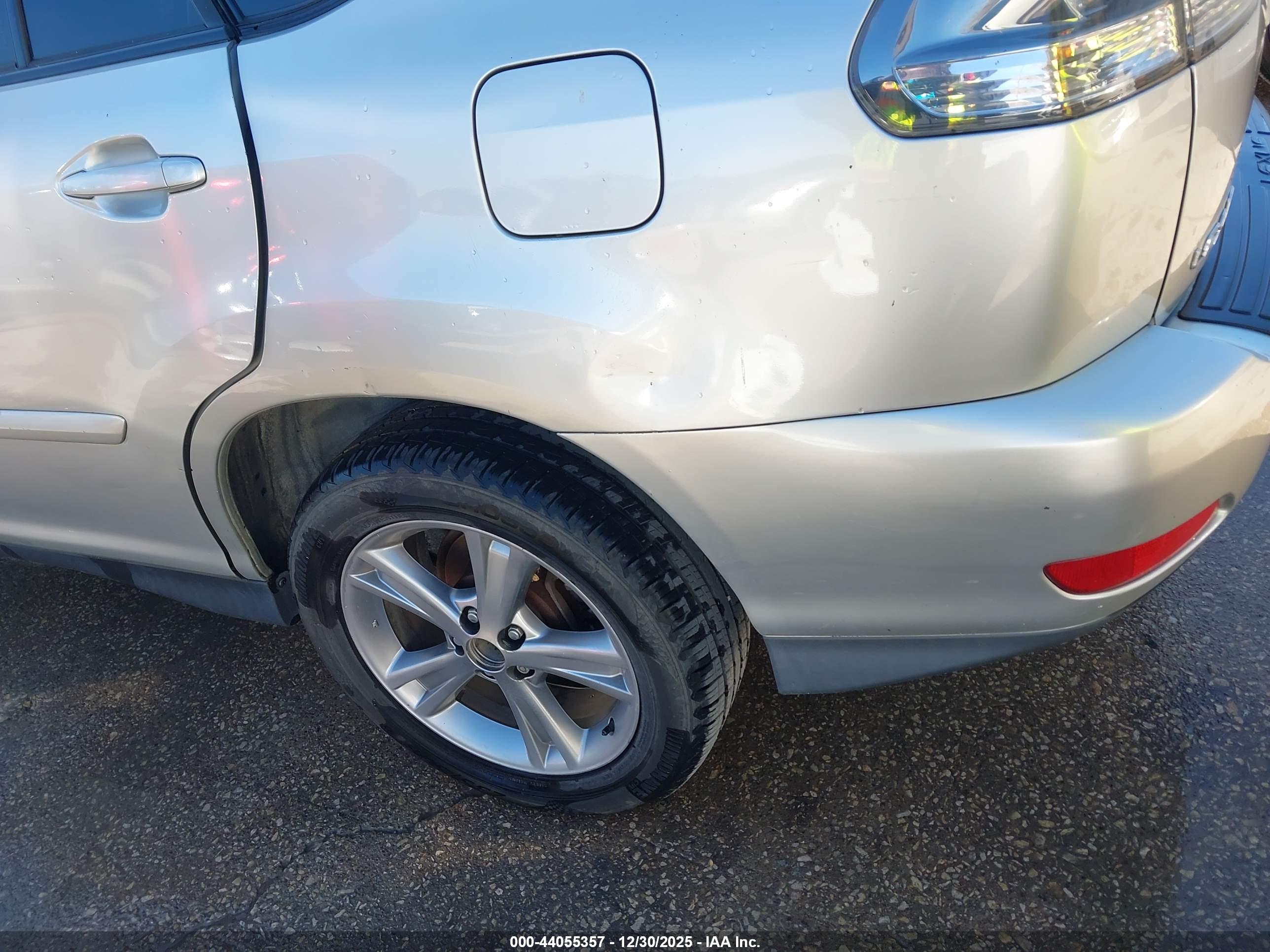 LEXUS RX image 6