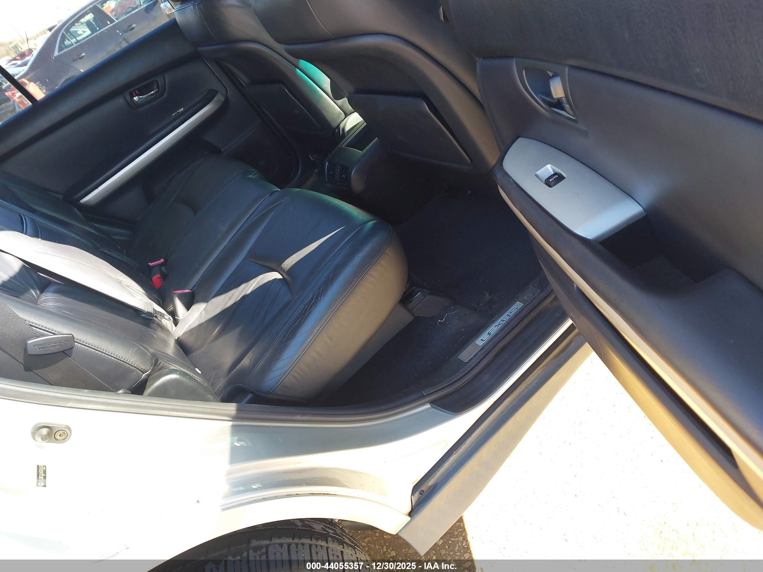 LEXUS RX image 8