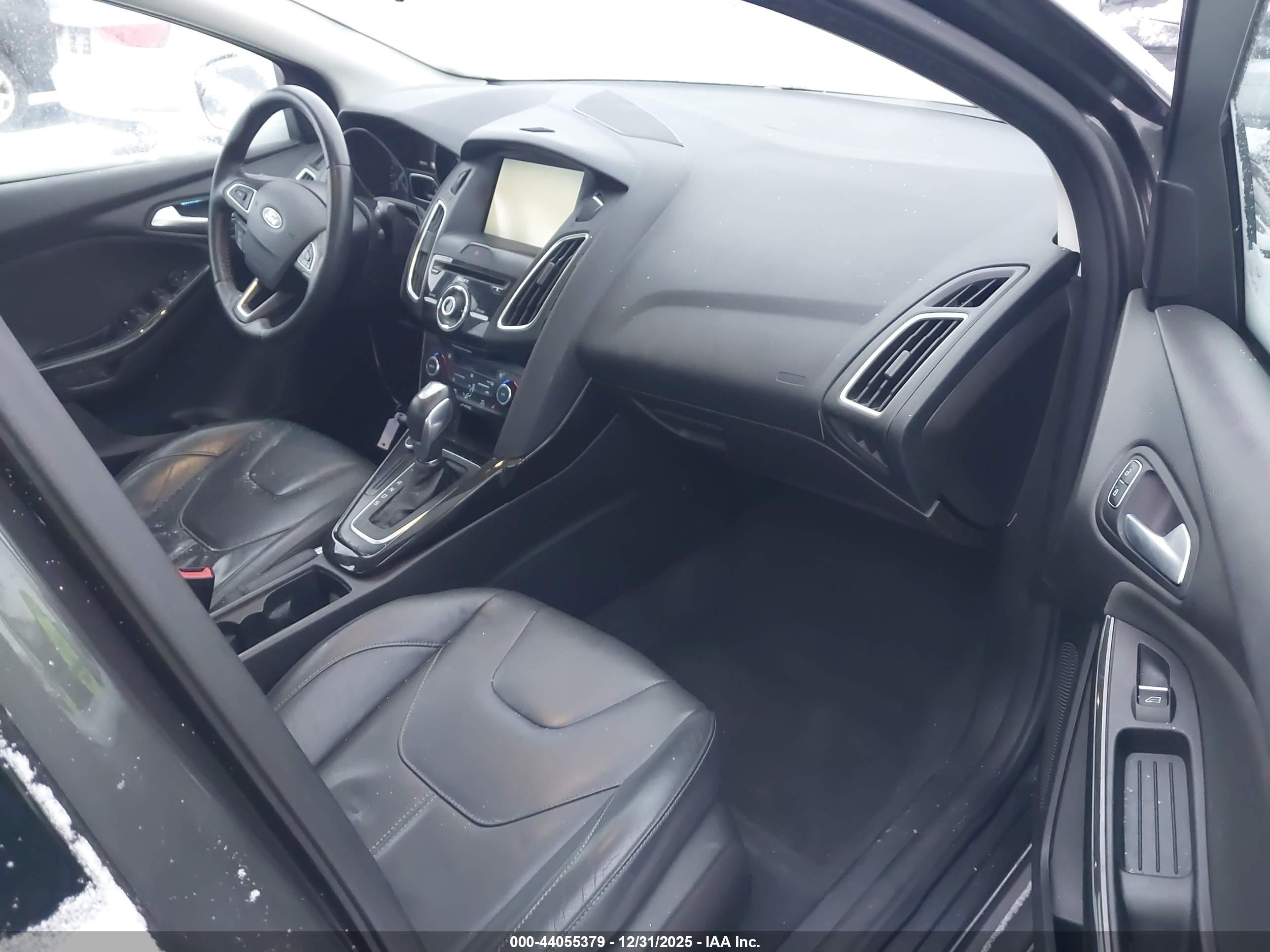 FORD FOCUS image 5