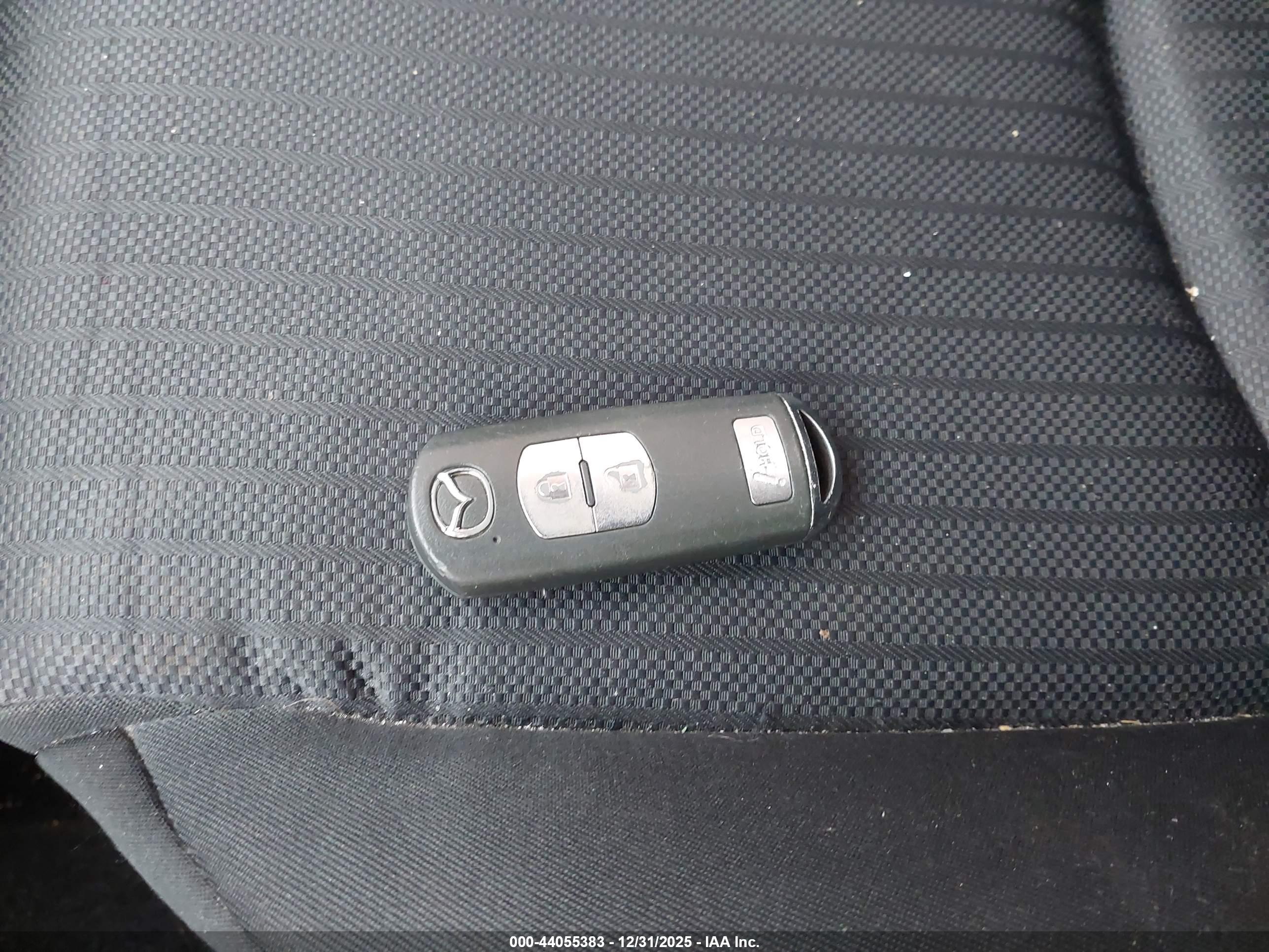 MAZDA MAZDA3 image 11