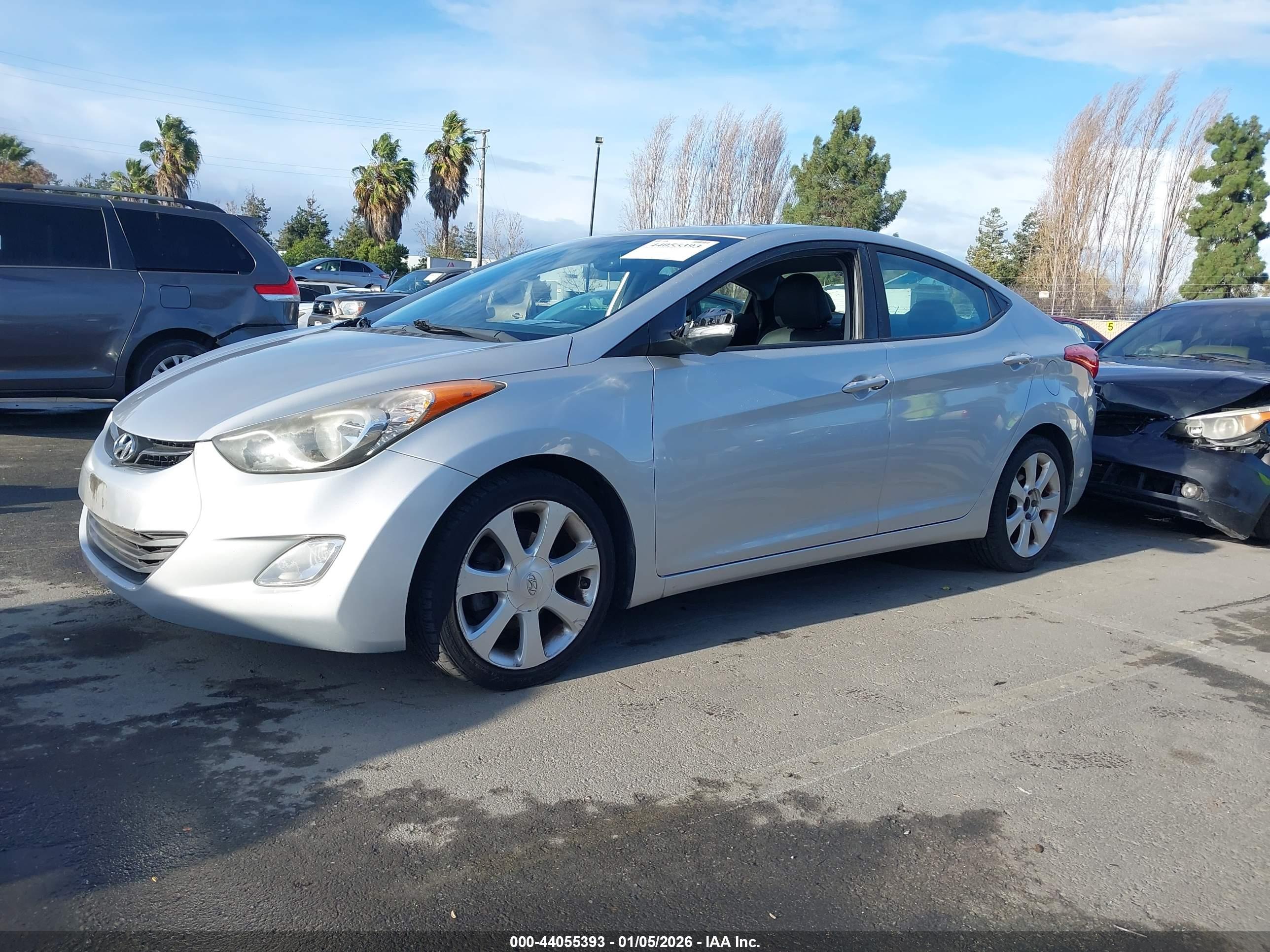 HYUNDAI ELANTRA image 2