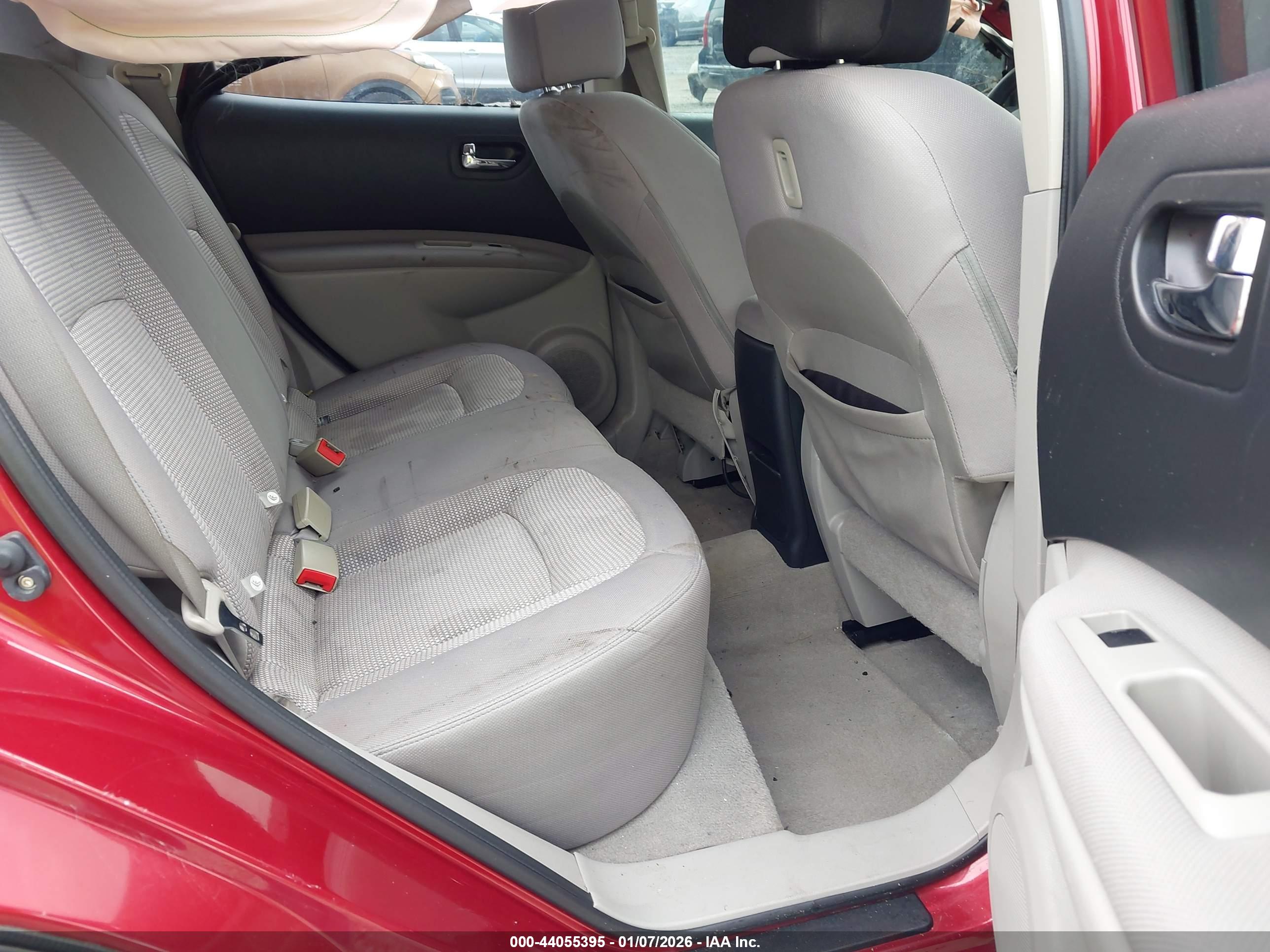 NISSAN ROGUE image 8