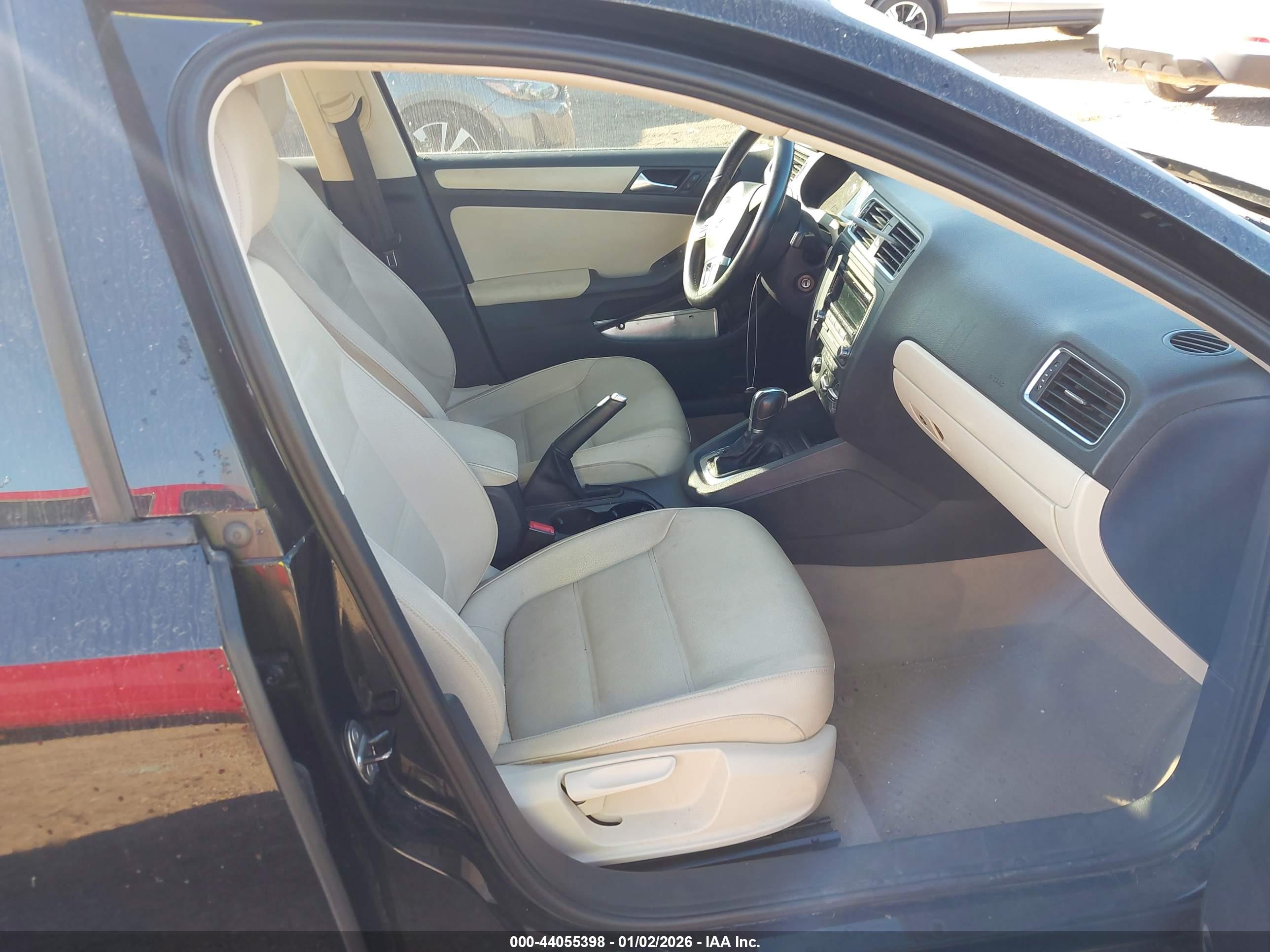 VOLKSWAGEN JETTA image 5