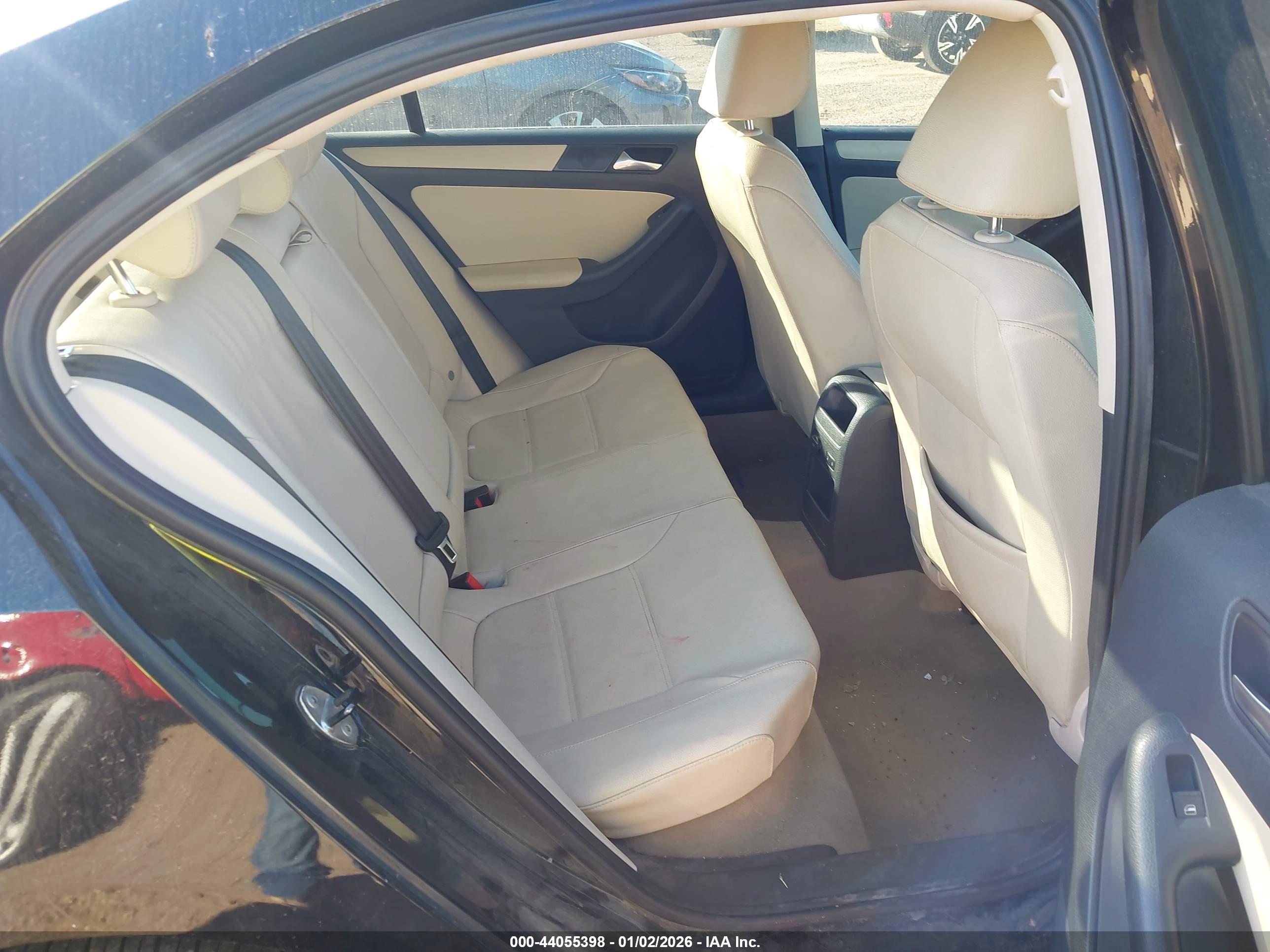 VOLKSWAGEN JETTA image 8