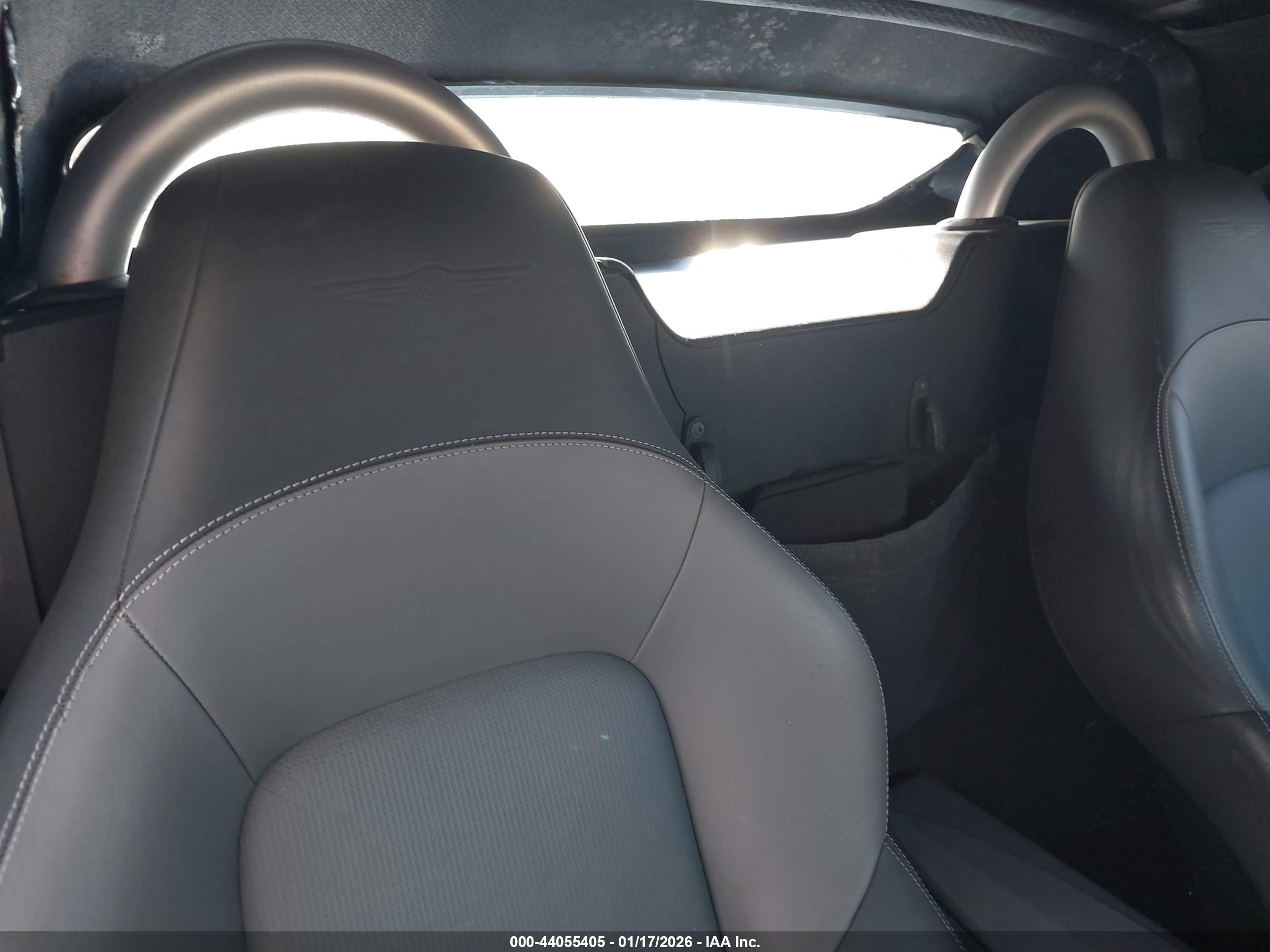 CHRYSLER CROSSFIRE image 8