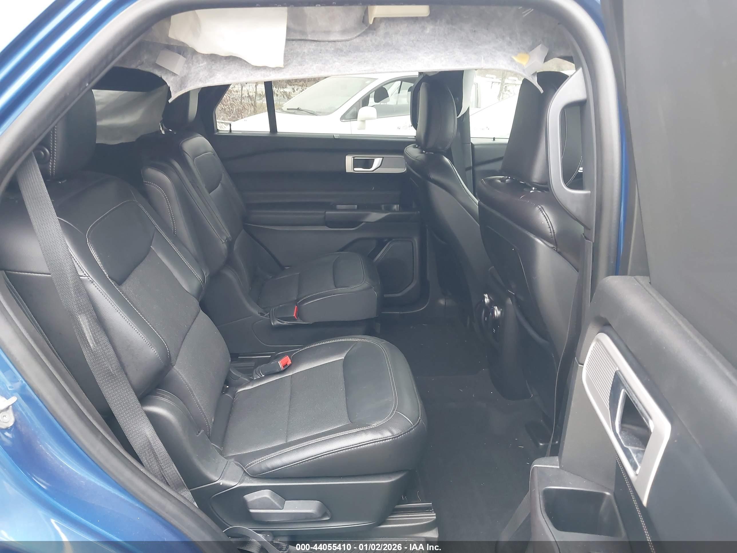 FORD EXPLORER image 8