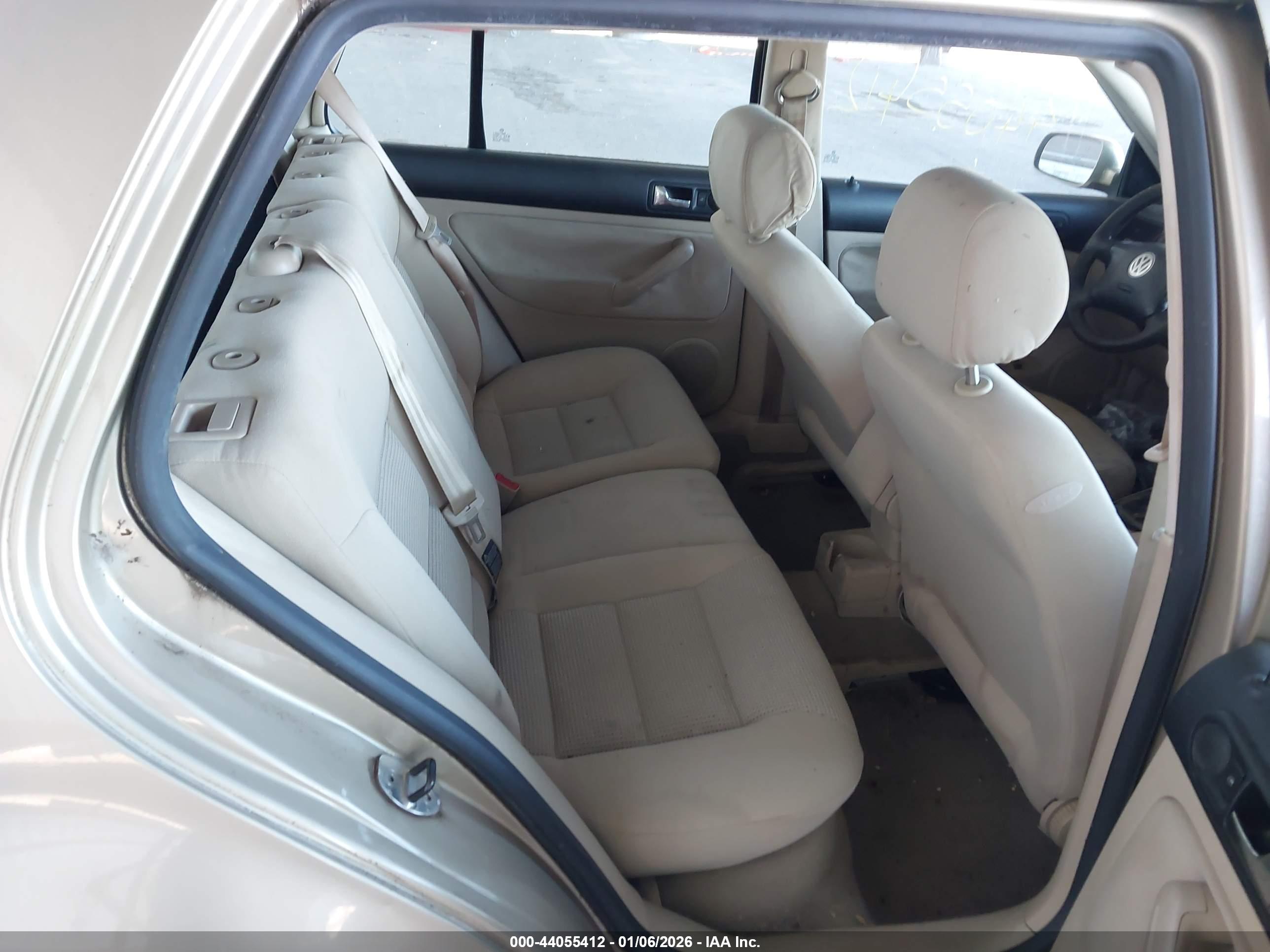 VOLKSWAGEN GOLF image 8