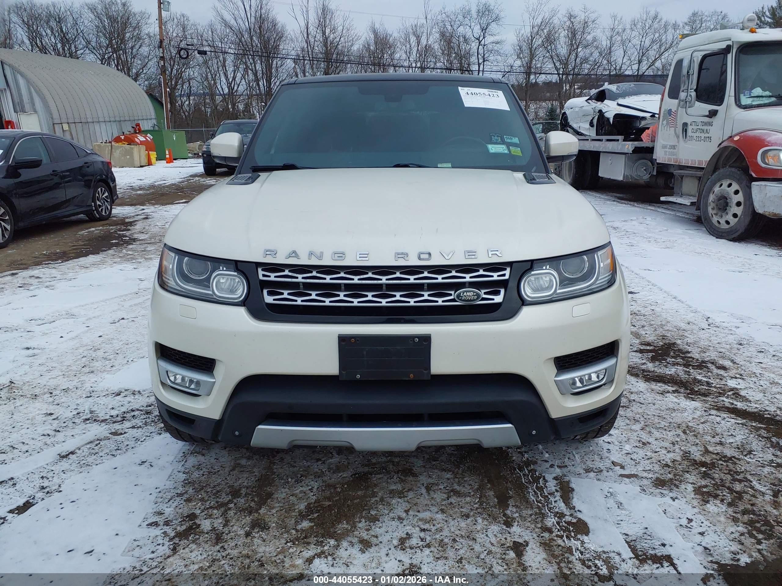 LAND ROVER image 6