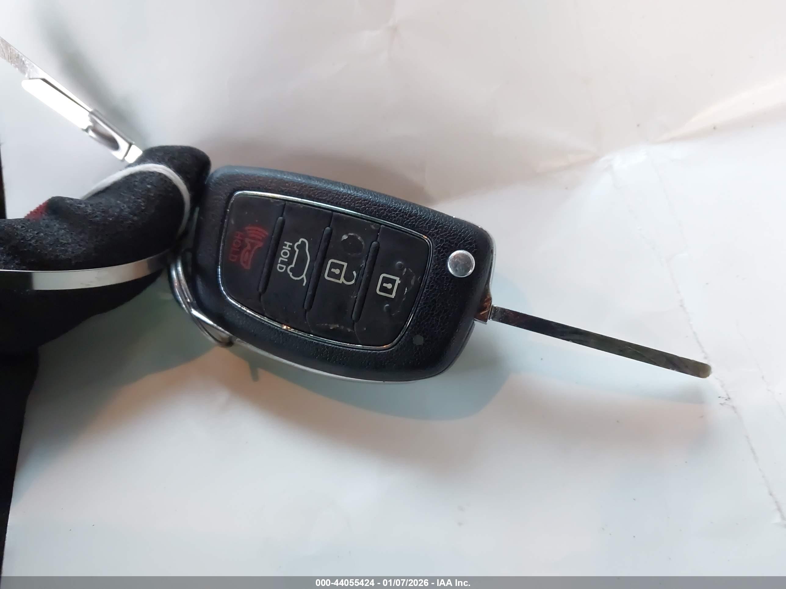 HYUNDAI SANTA image 11