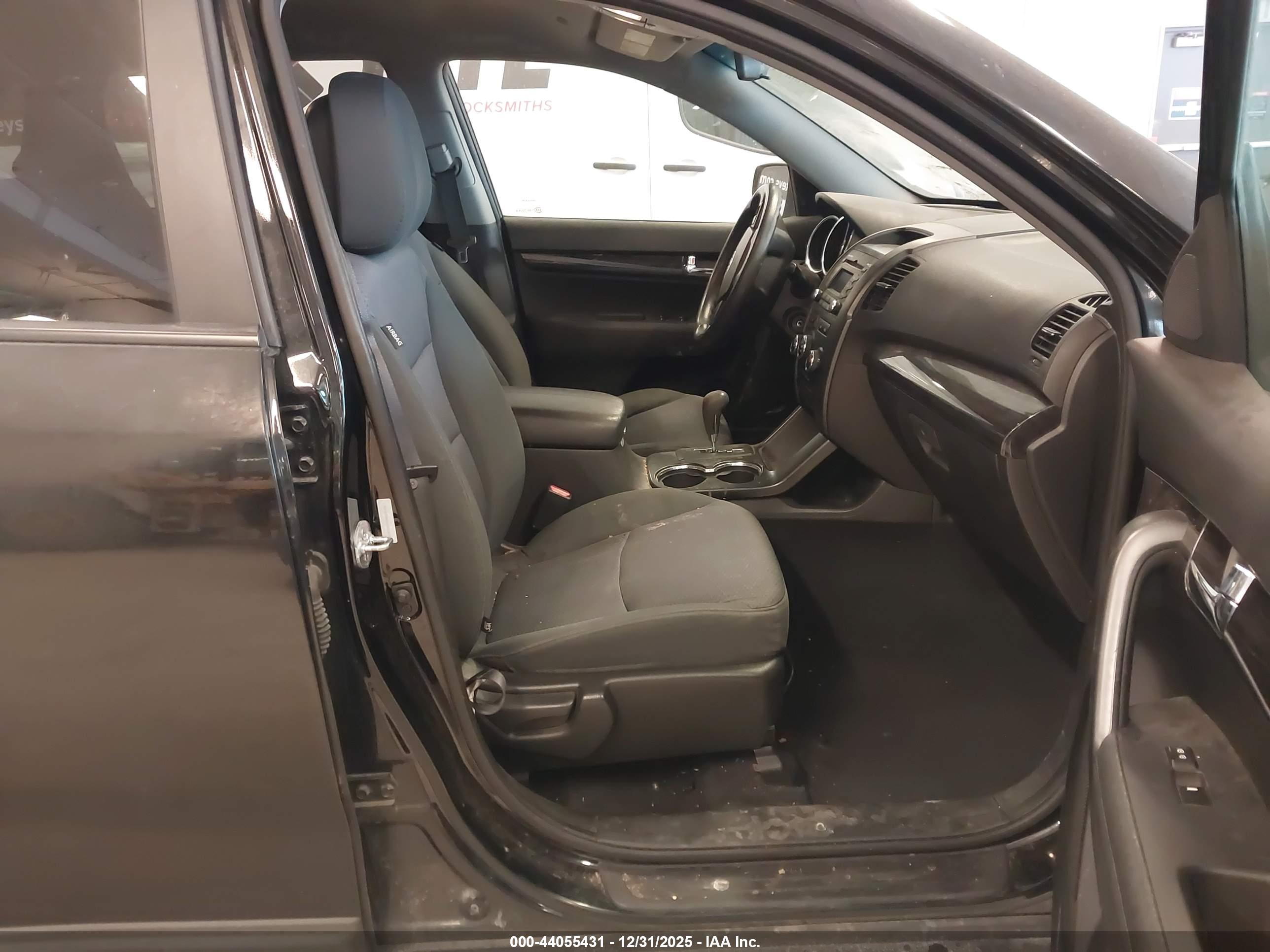 KIA SORENTO image 5