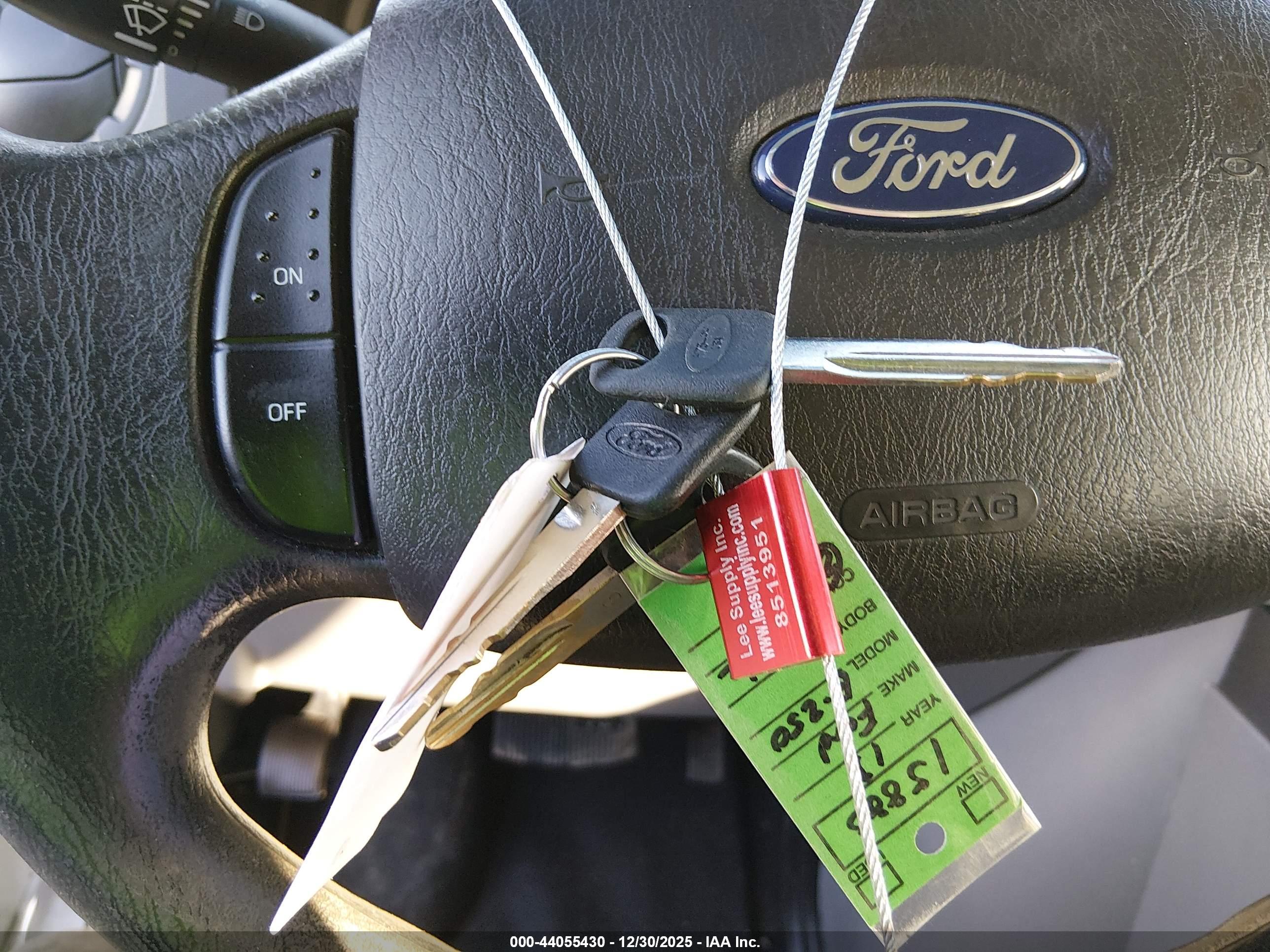 FORD E-250 image 11