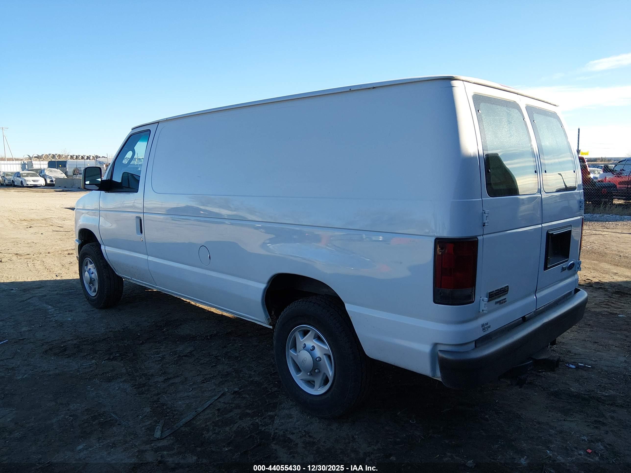 FORD E-250 image 3