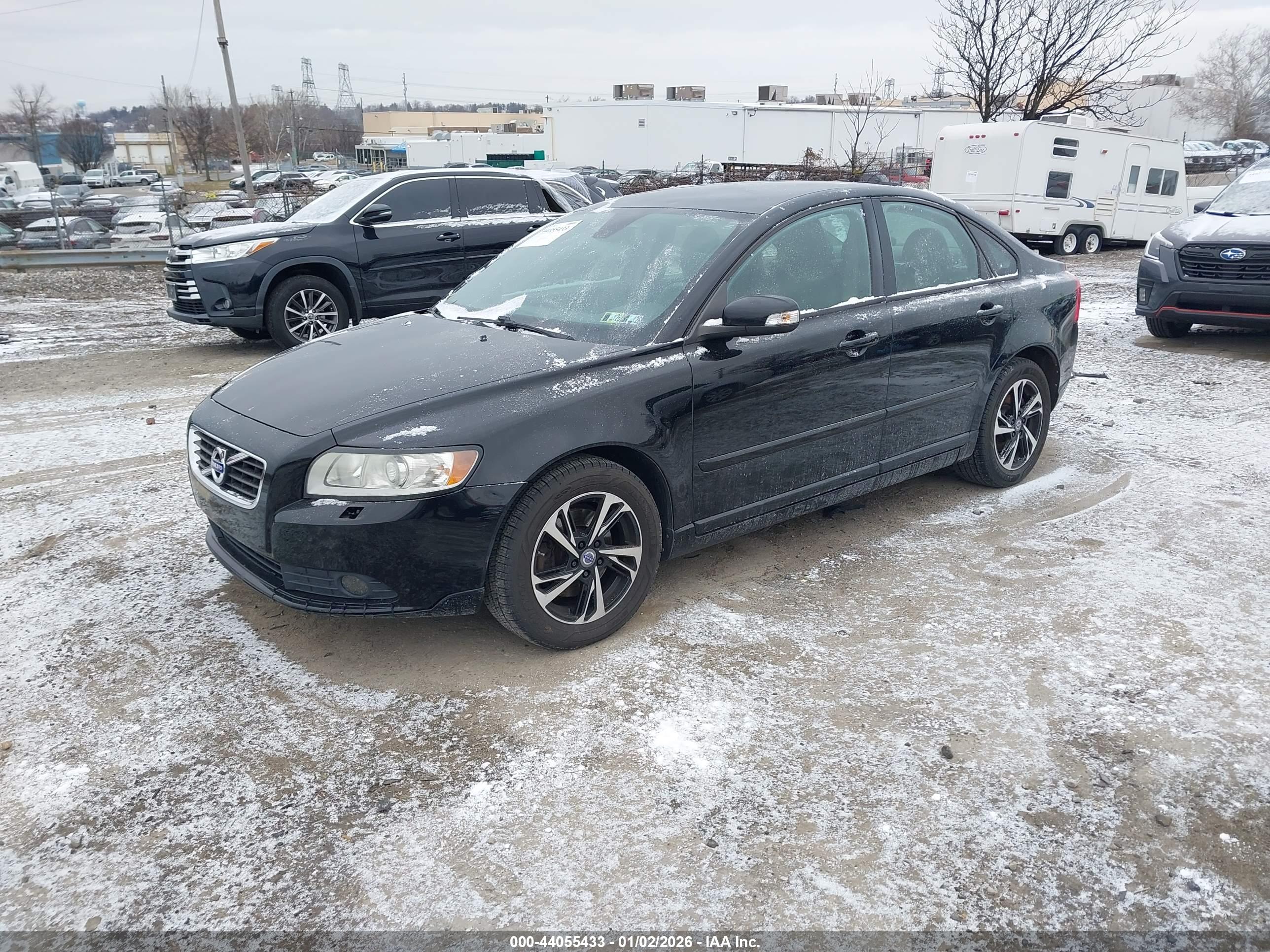 VOLVO S40 image 2