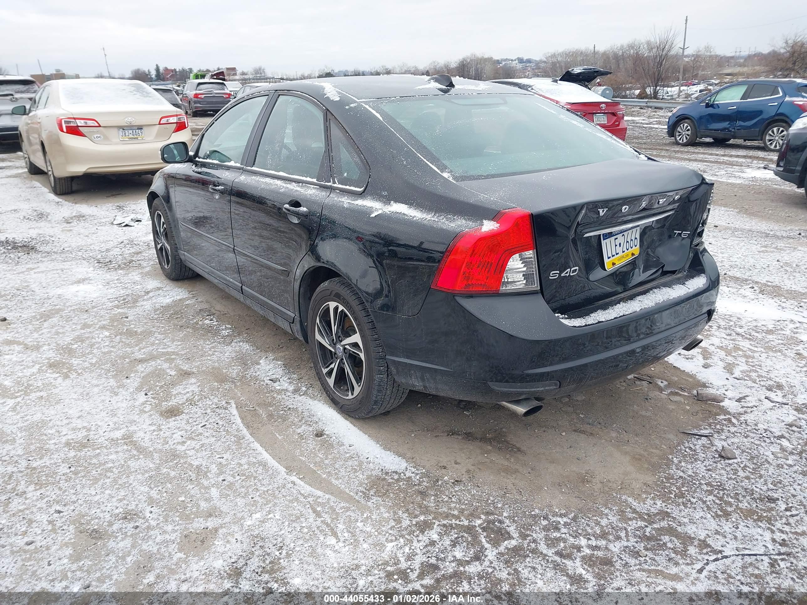 VOLVO S40 image 3