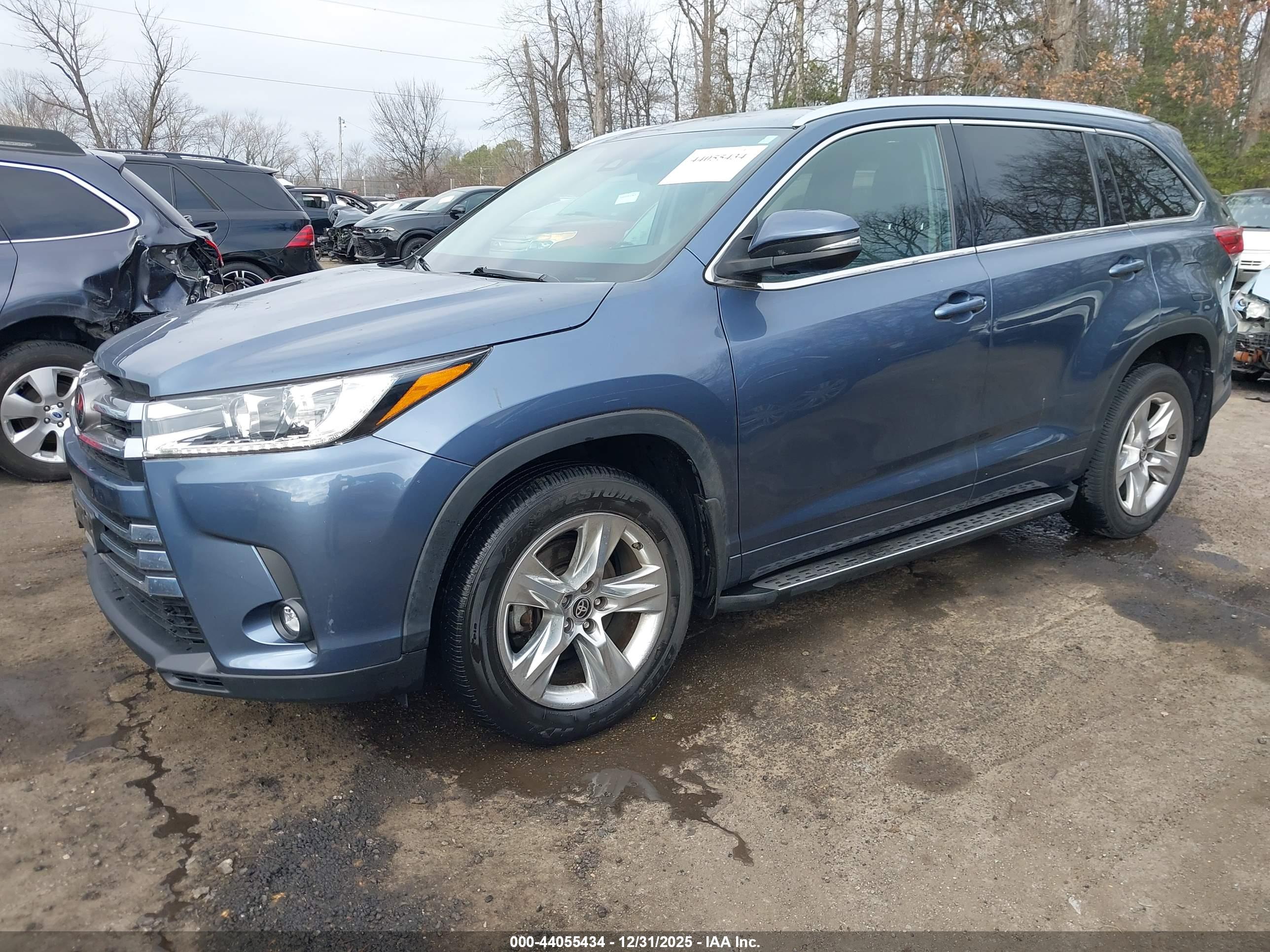 TOYOTA HIGHLANDER image 2