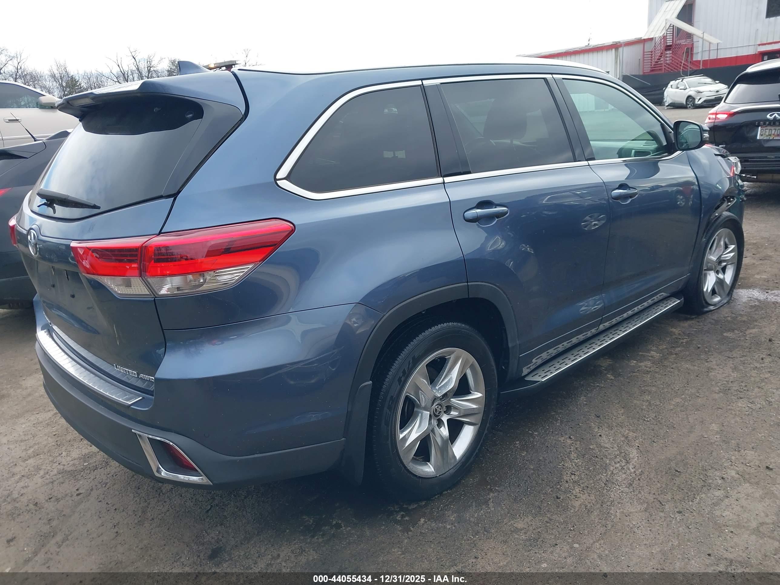 TOYOTA HIGHLANDER image 4