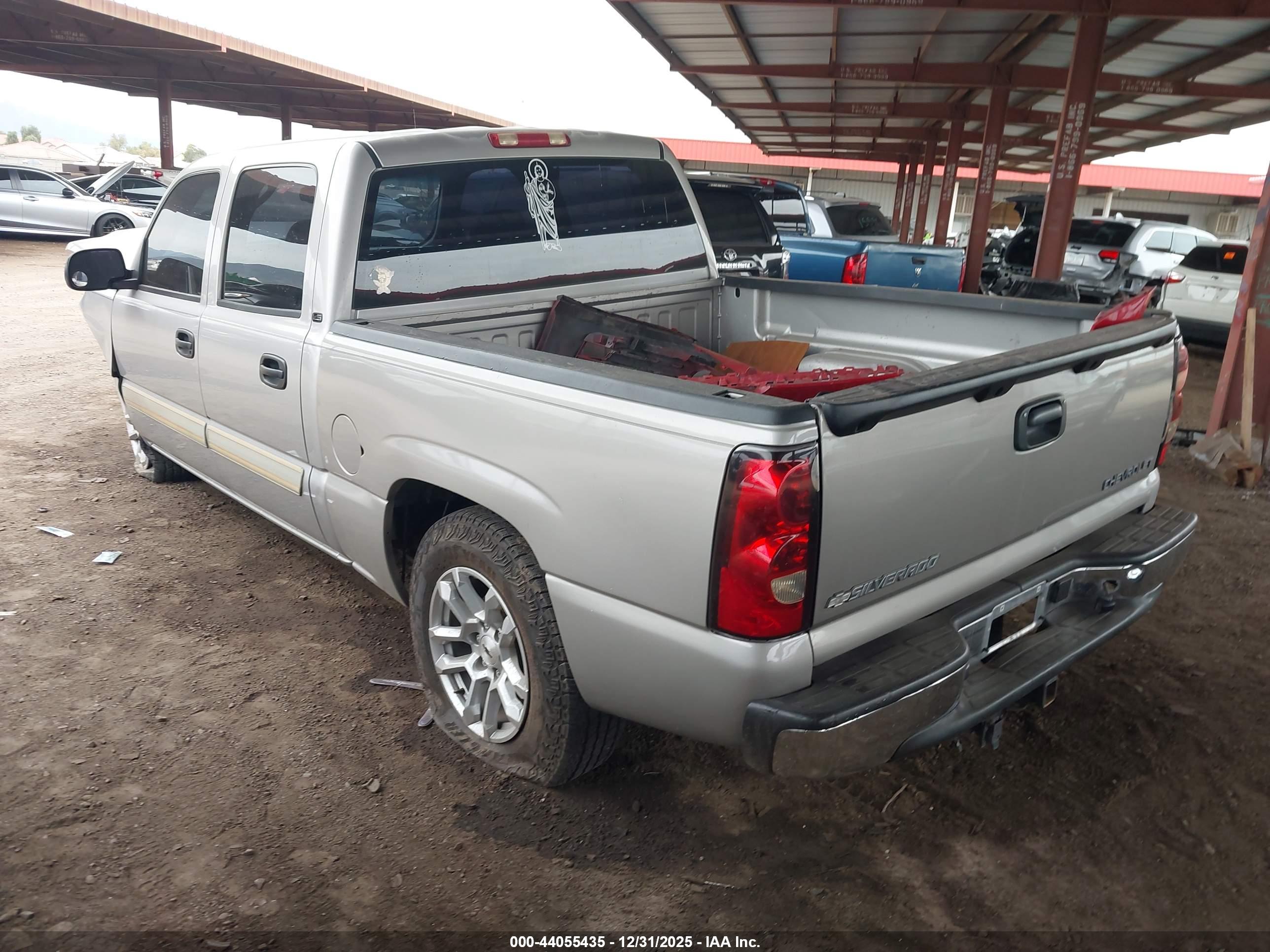 CHEVROLET SILVERADO image 3