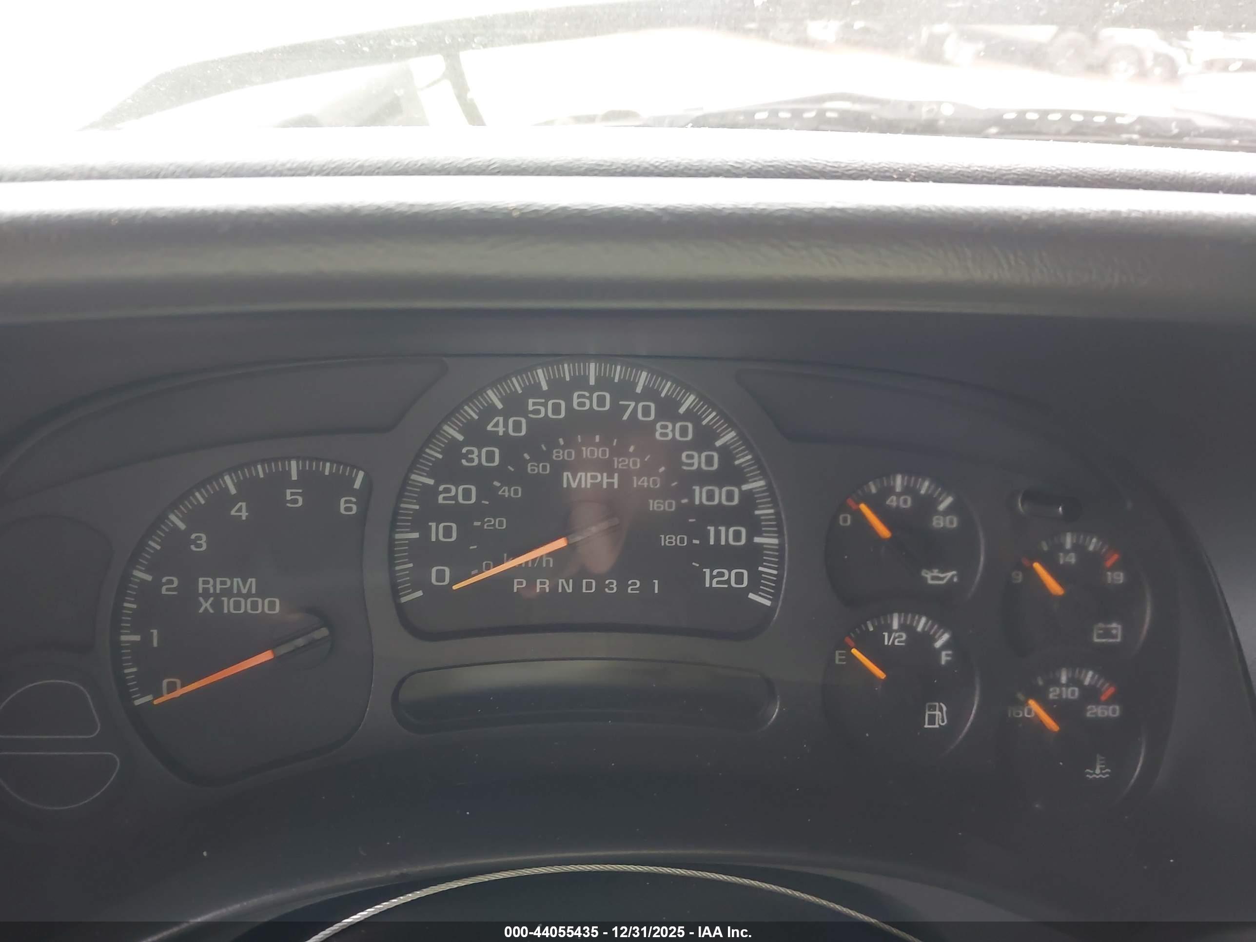 CHEVROLET SILVERADO image 7