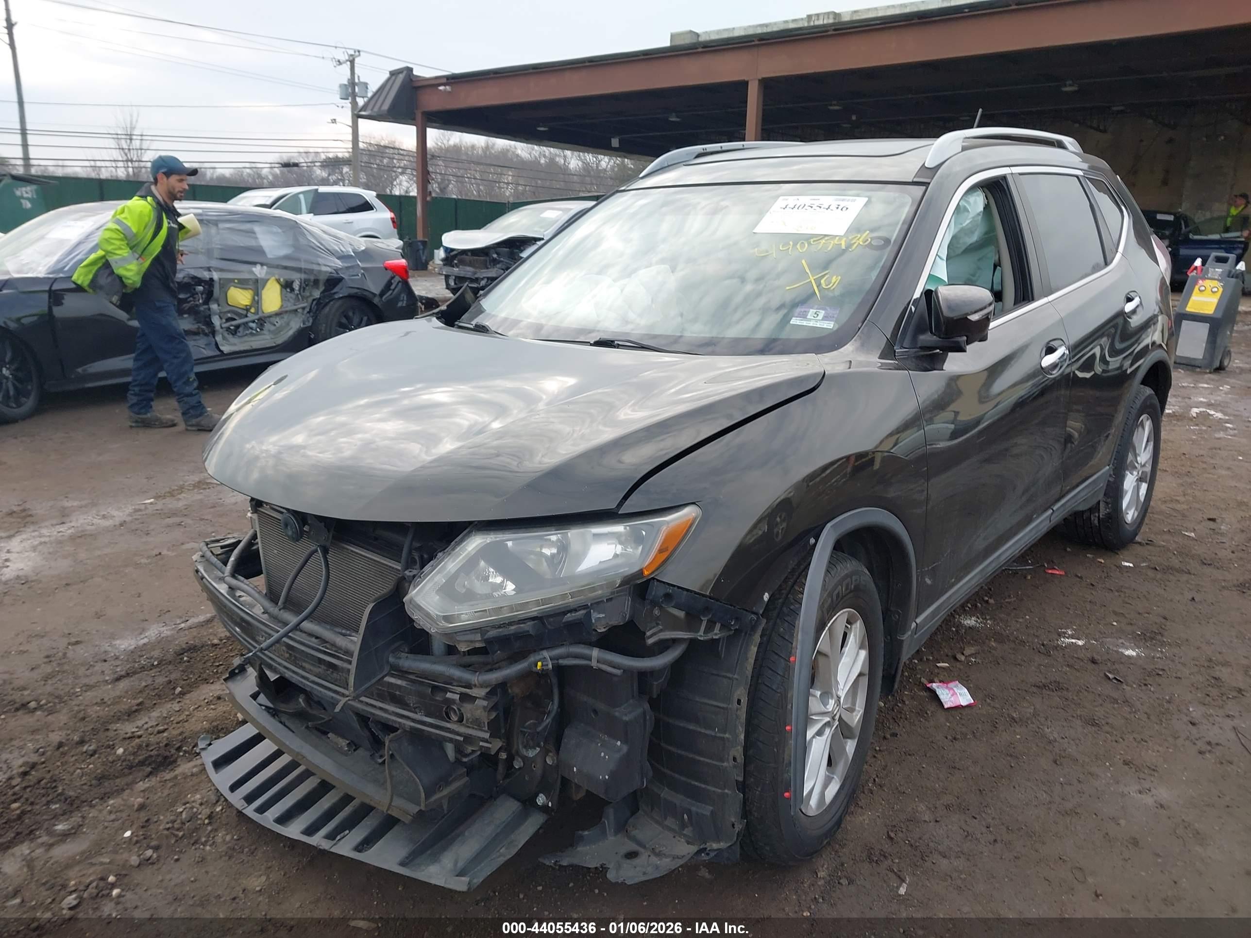 NISSAN ROGUE image 2