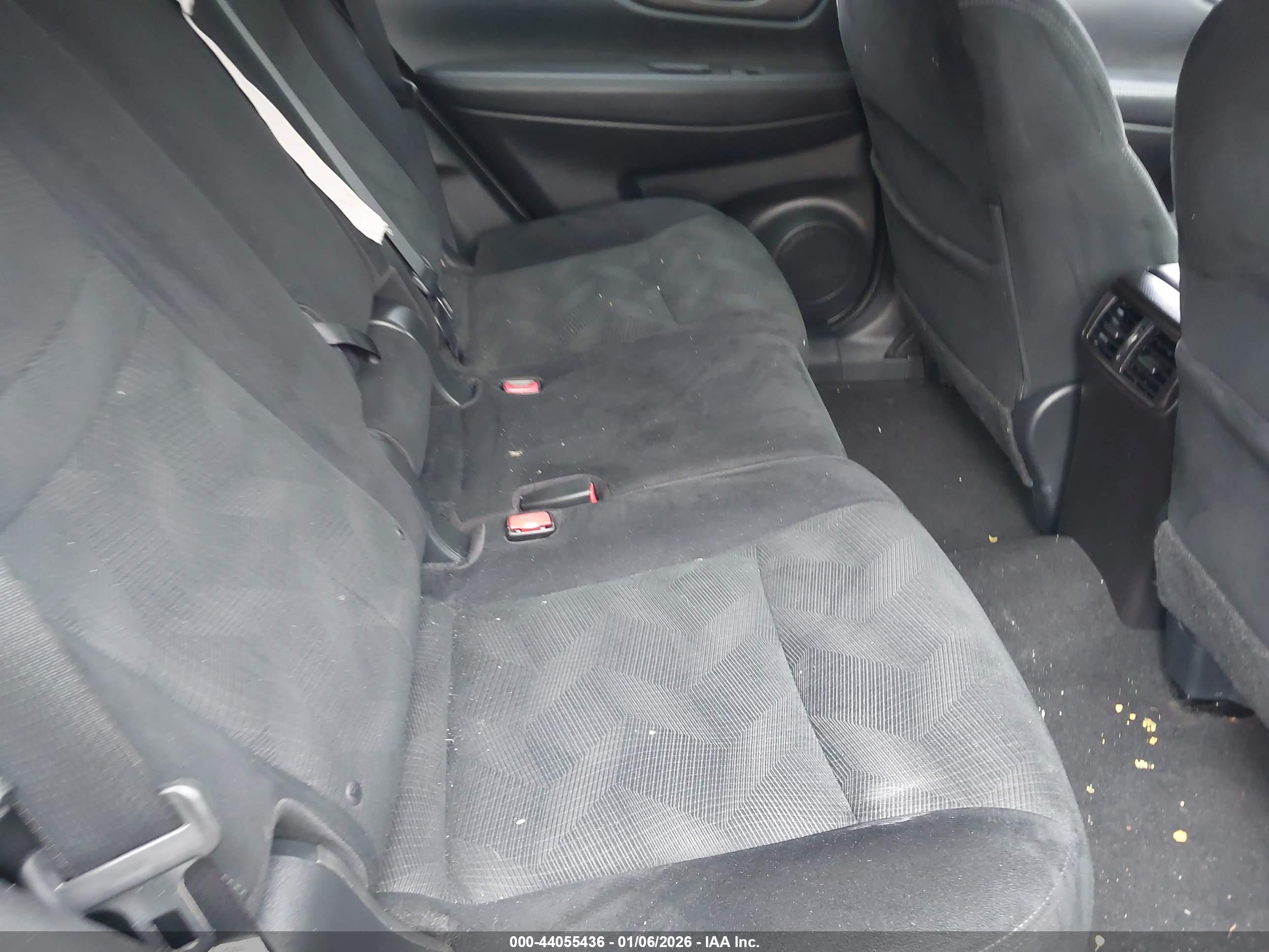 NISSAN ROGUE image 8