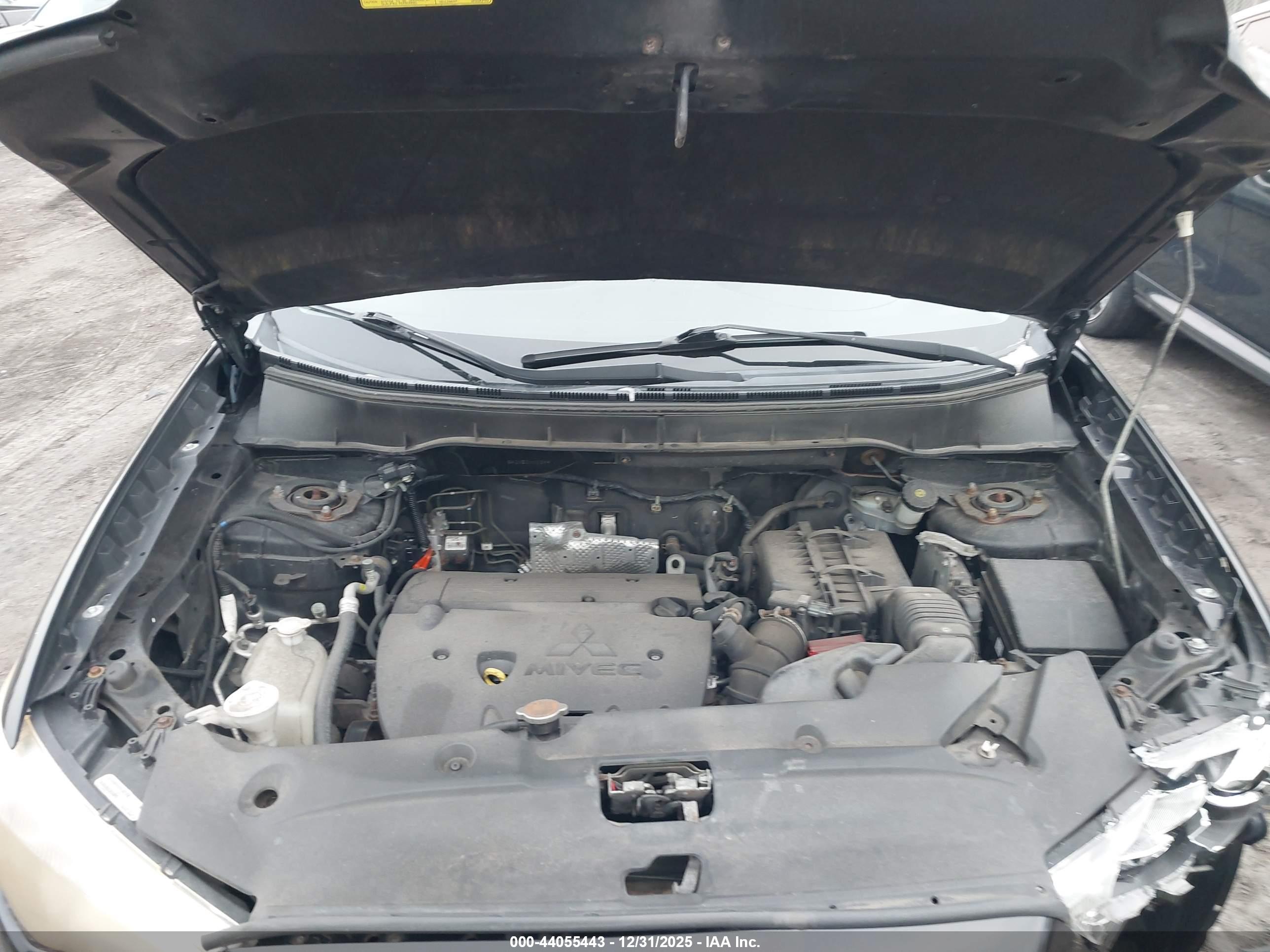 MITSUBISHI OUTLANDER image 10