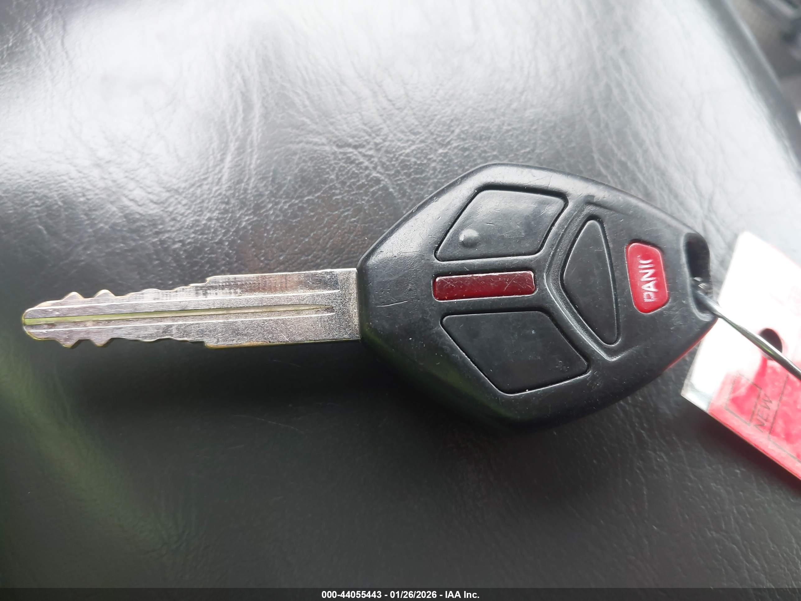 MITSUBISHI OUTLANDER image 11