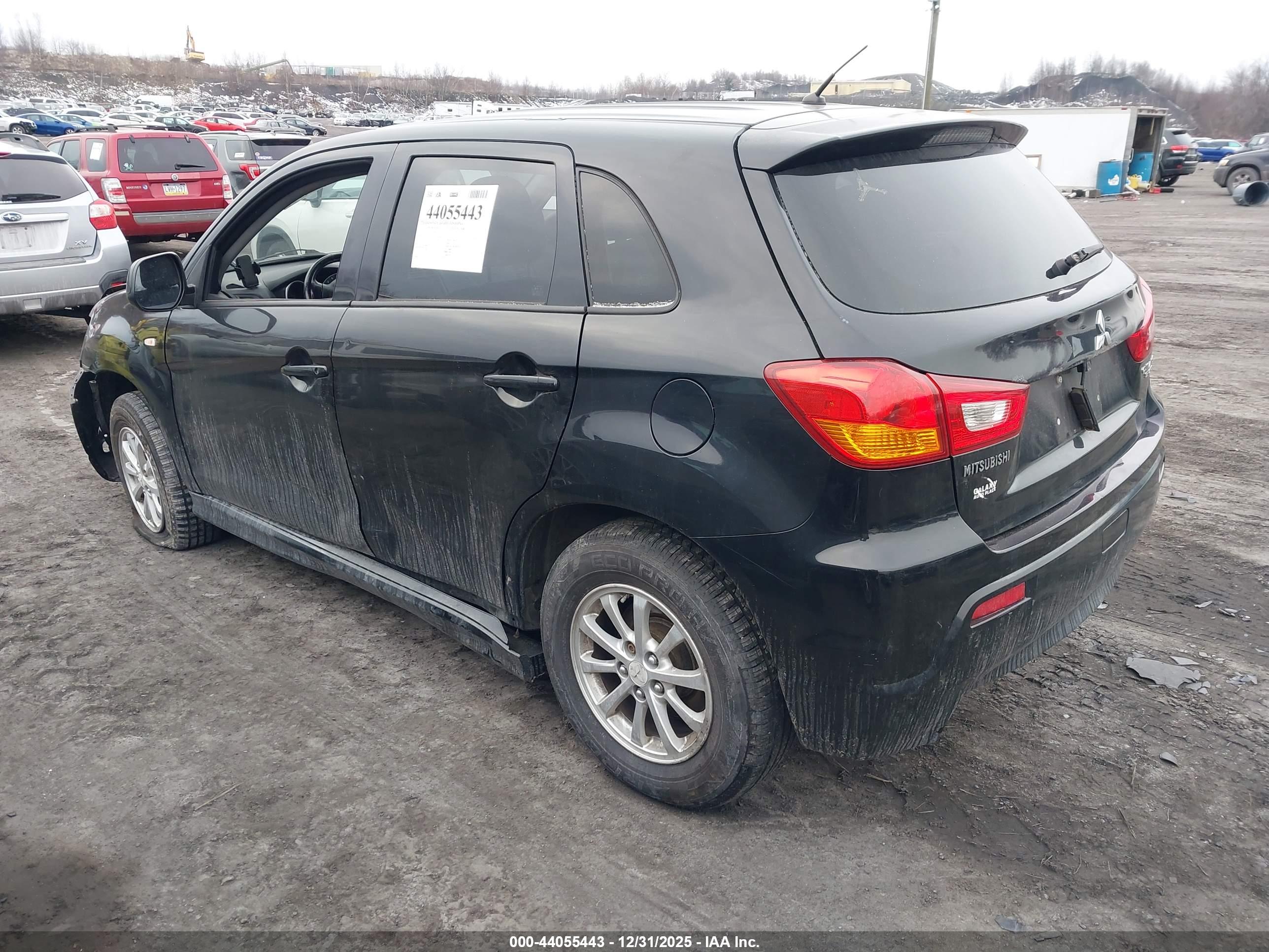 MITSUBISHI OUTLANDER image 3