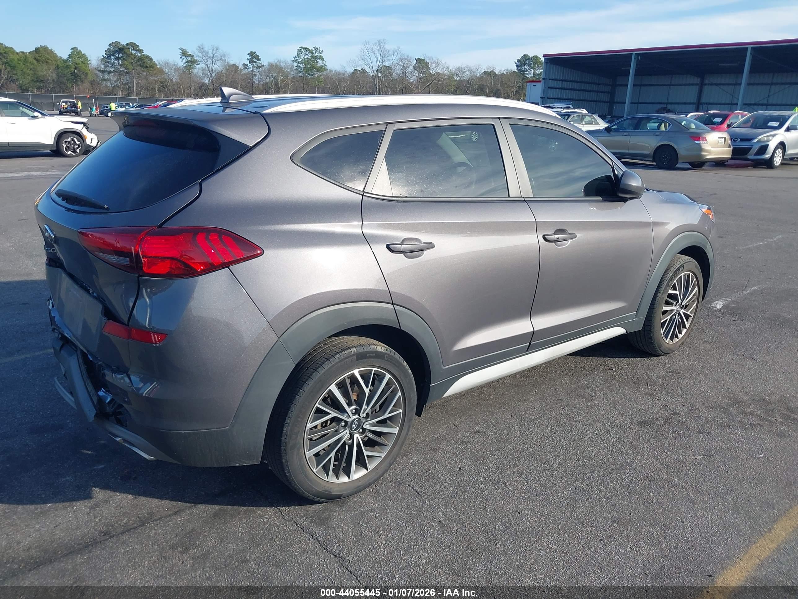 HYUNDAI TUCSON image 4