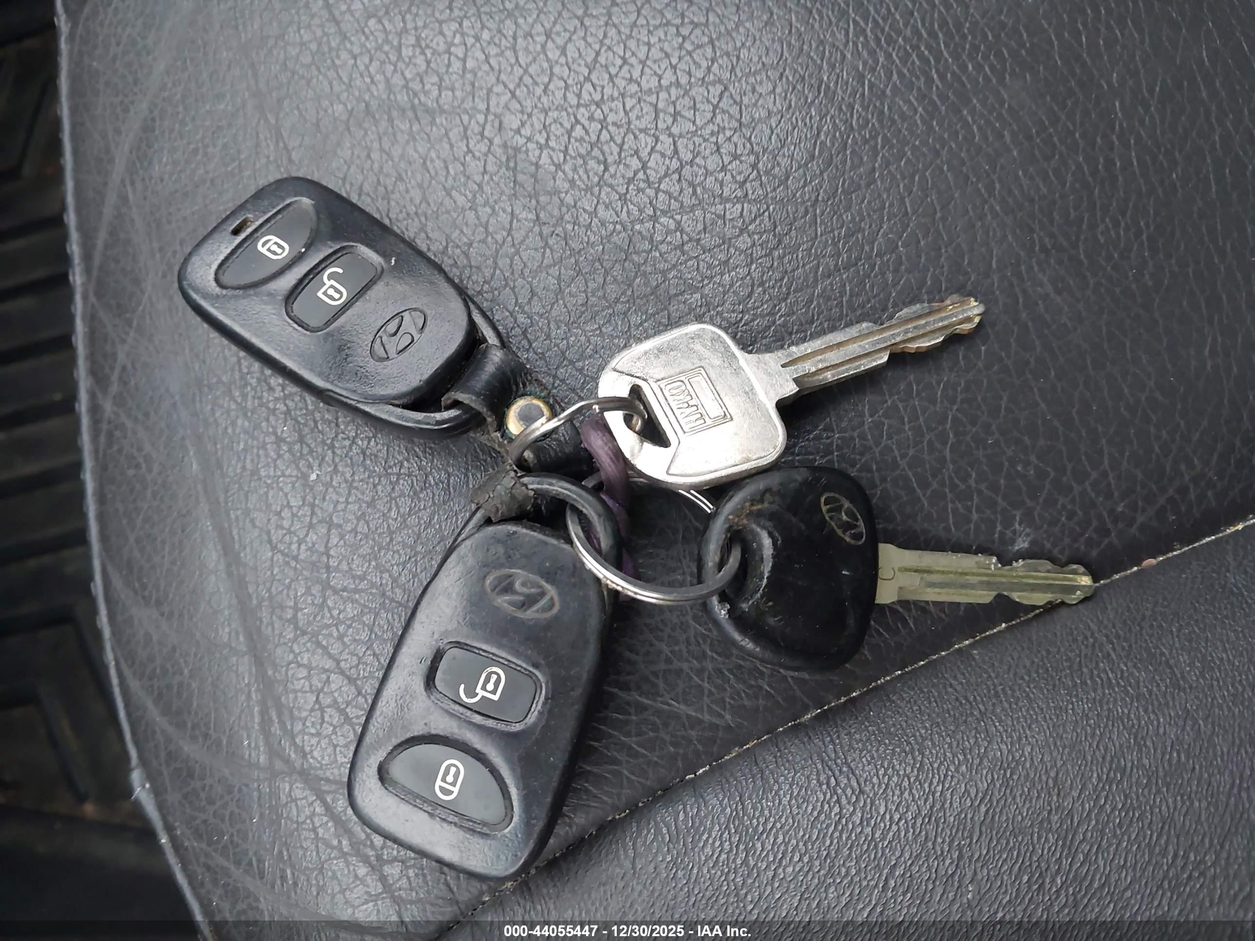 HYUNDAI SANTA image 11