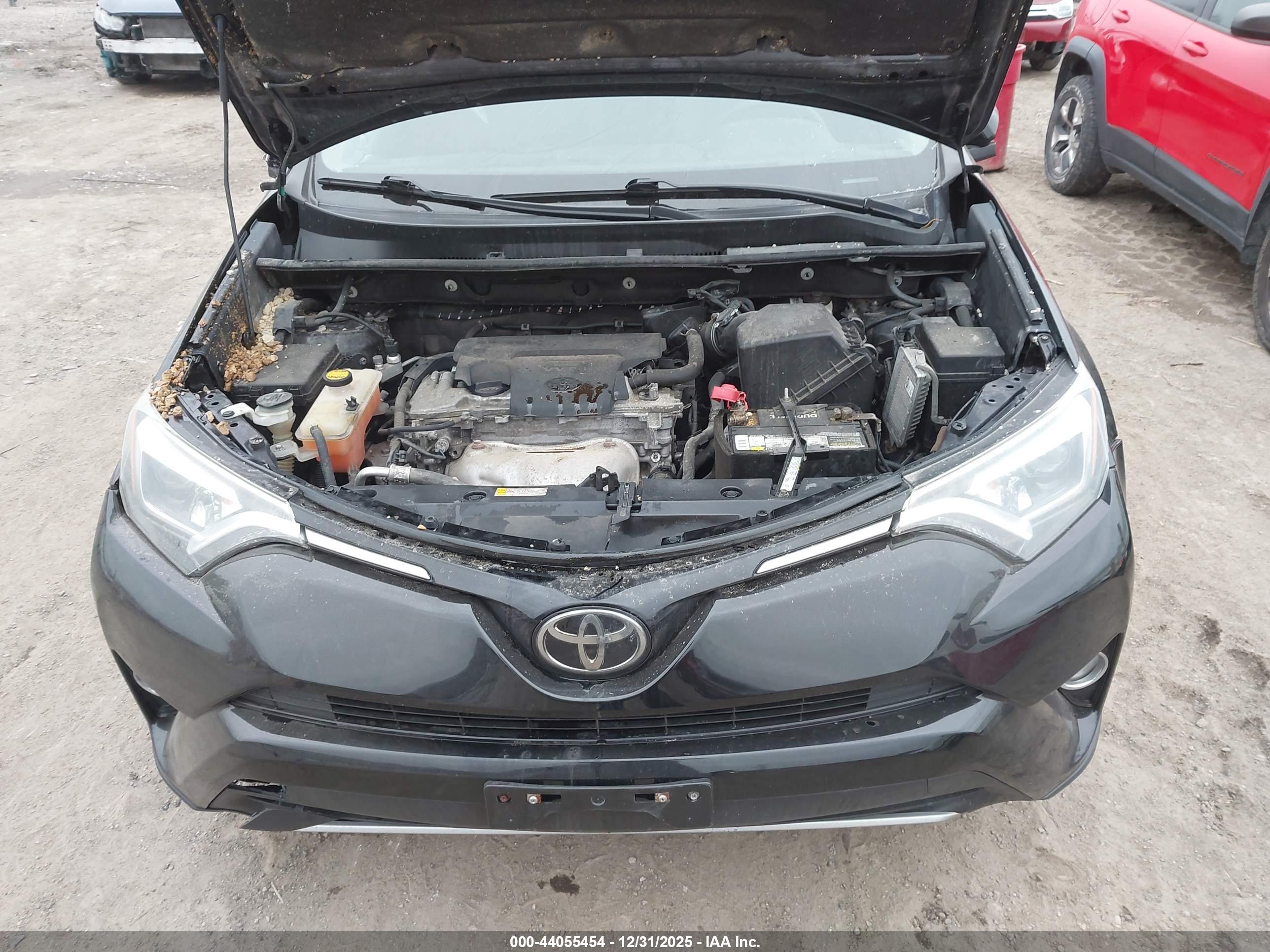 TOYOTA RAV4 image 10